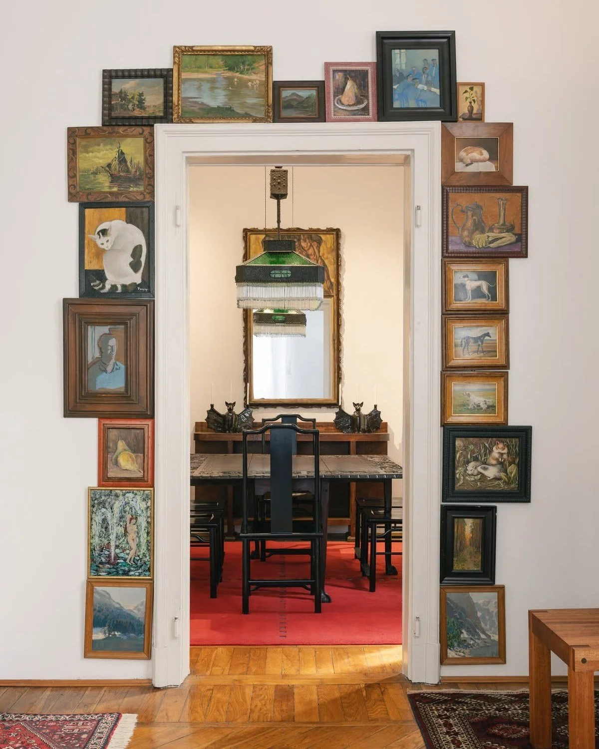 Antoine Billore transported an impressive collection of antiques and debut furniture pieces from Paris for L'Appartement, a collaborative selling exhibition with L'Artisan Parfumeur. The artful arrangement of artwork within the space serves as a valu