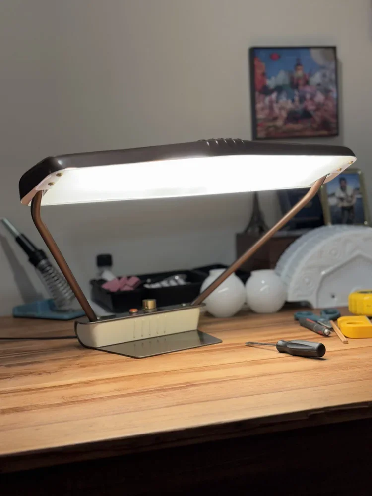 04_DIMMABLE+FLUORESCENT+CONVERSION+02.webp