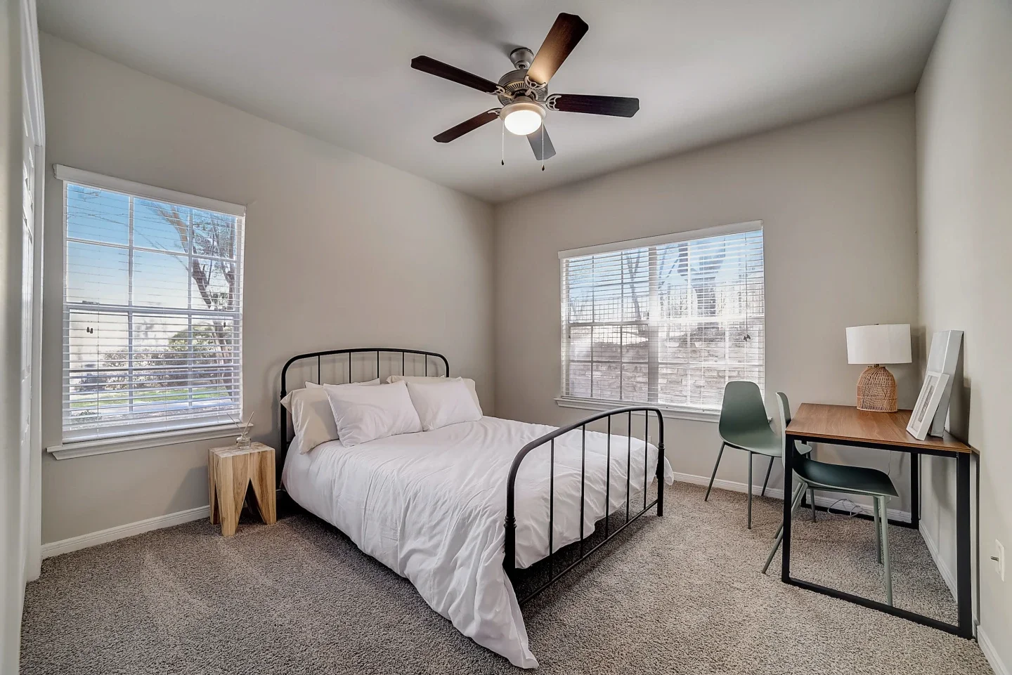 La Mirage Unit Bedroom 2.webp