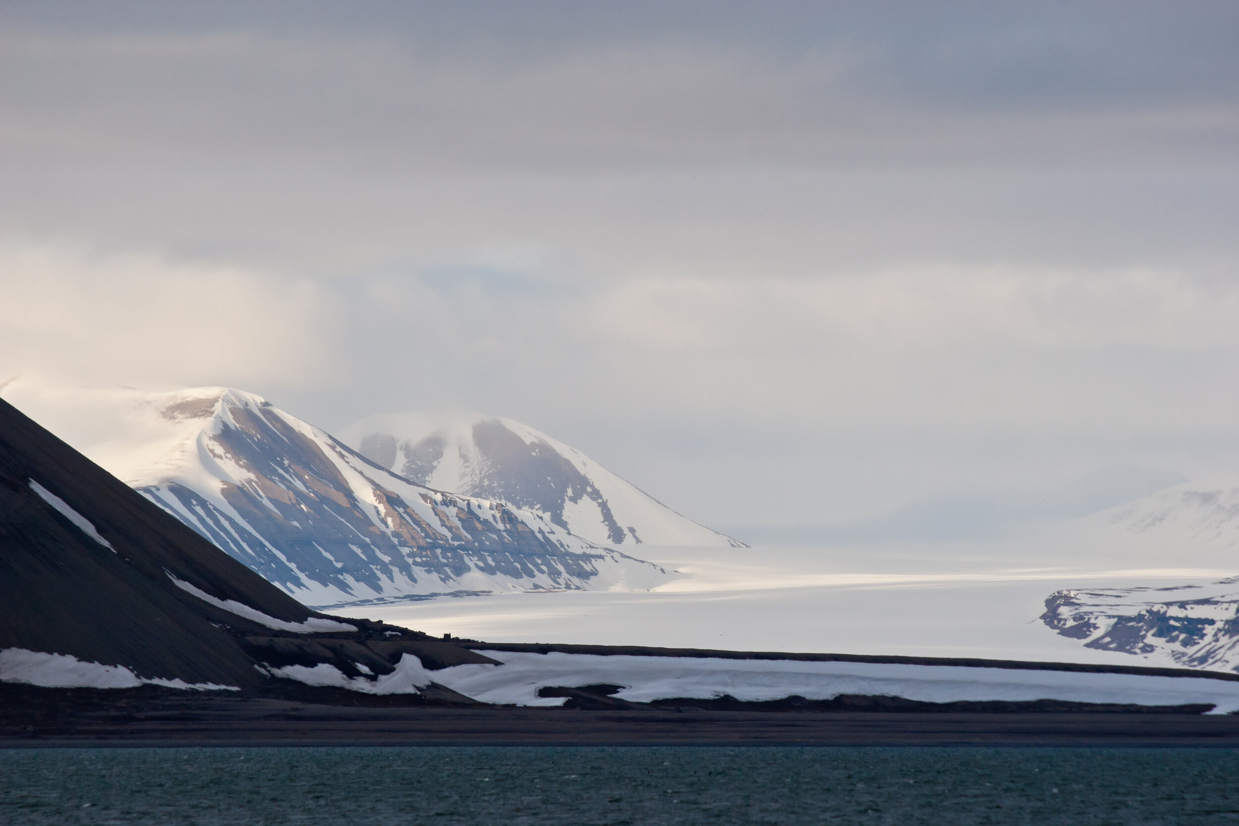 Svalbard glacier.jpg