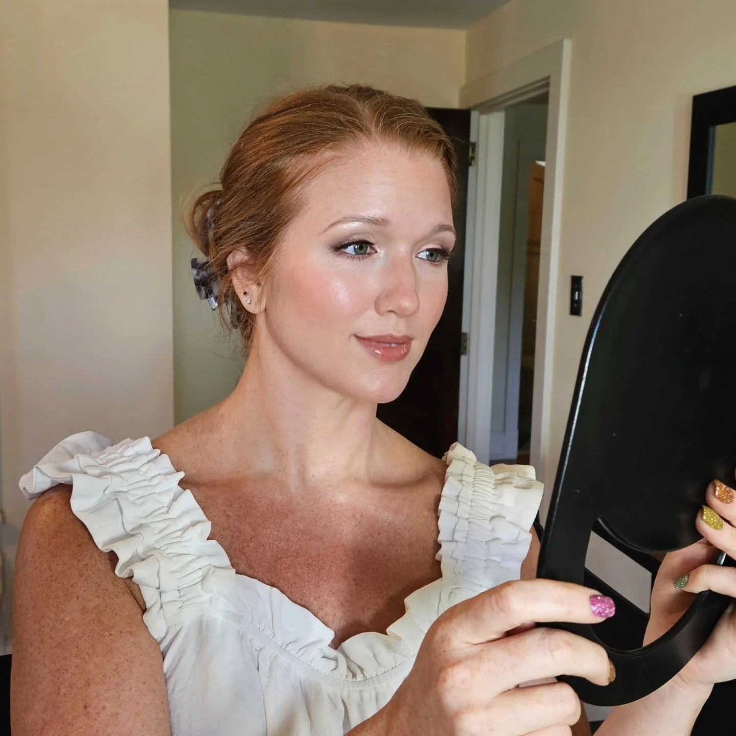 That wedding day glow ✨💐
✨Yesterday, like so many times before, I had the honor of doing makeup for yet another beautiful bride &mdash; Kelly. And once again, I was reminded of something truly special I see in nearly every one of my brides.

The kin