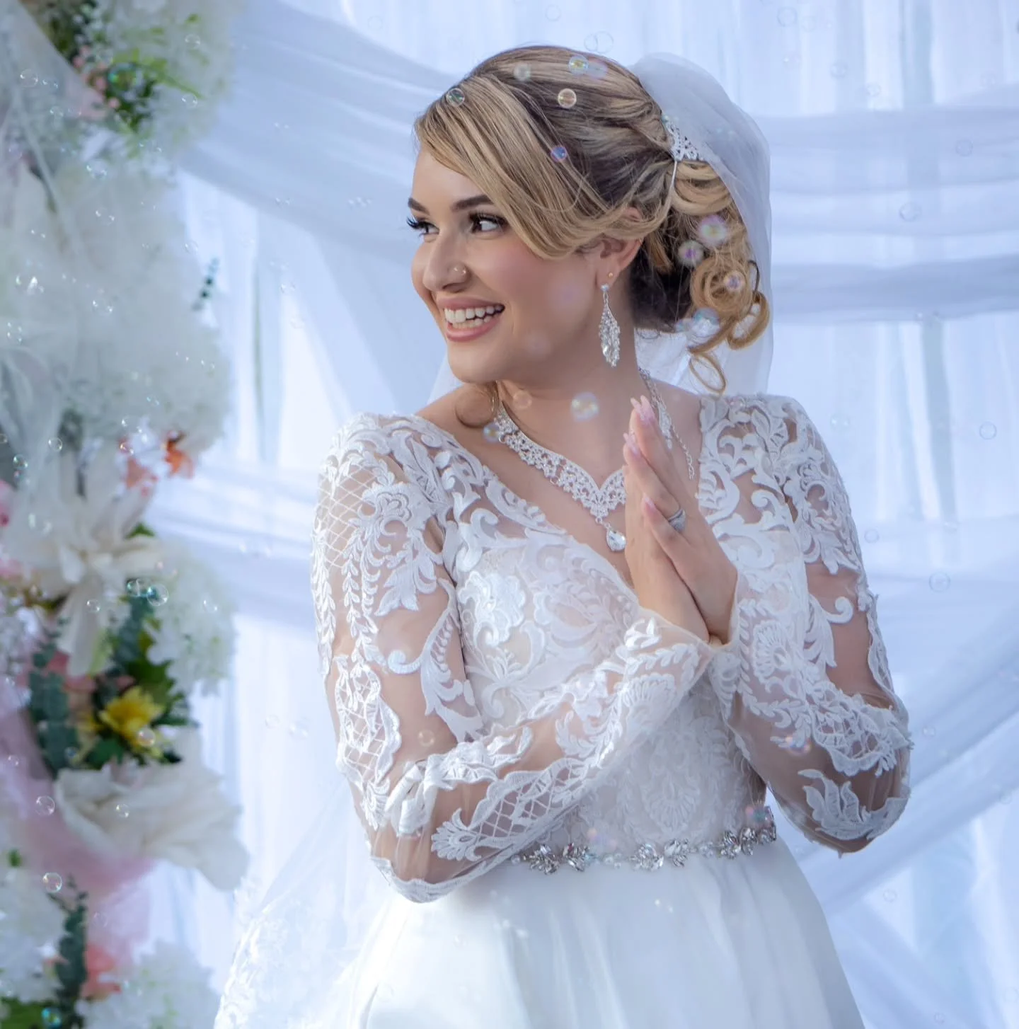 Okay, but THIS smile...🥹🤍 
The hands, the expression, the pure happiness - I just can't.  Some wedding day moments are too sweet not to share✨️So happy I got to be part of your special day 
 
@neillynfirpo ✨️

Makeup Artist 
rosaliasewell.makeup

H