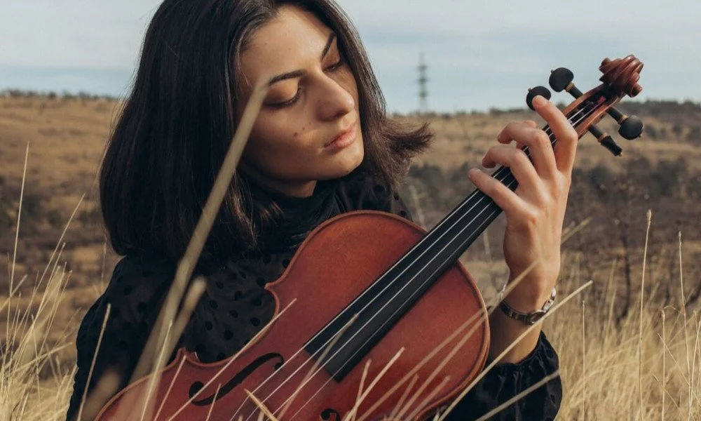 ELENE GOGODZE: FROM RESONANCE TO PRESENCE