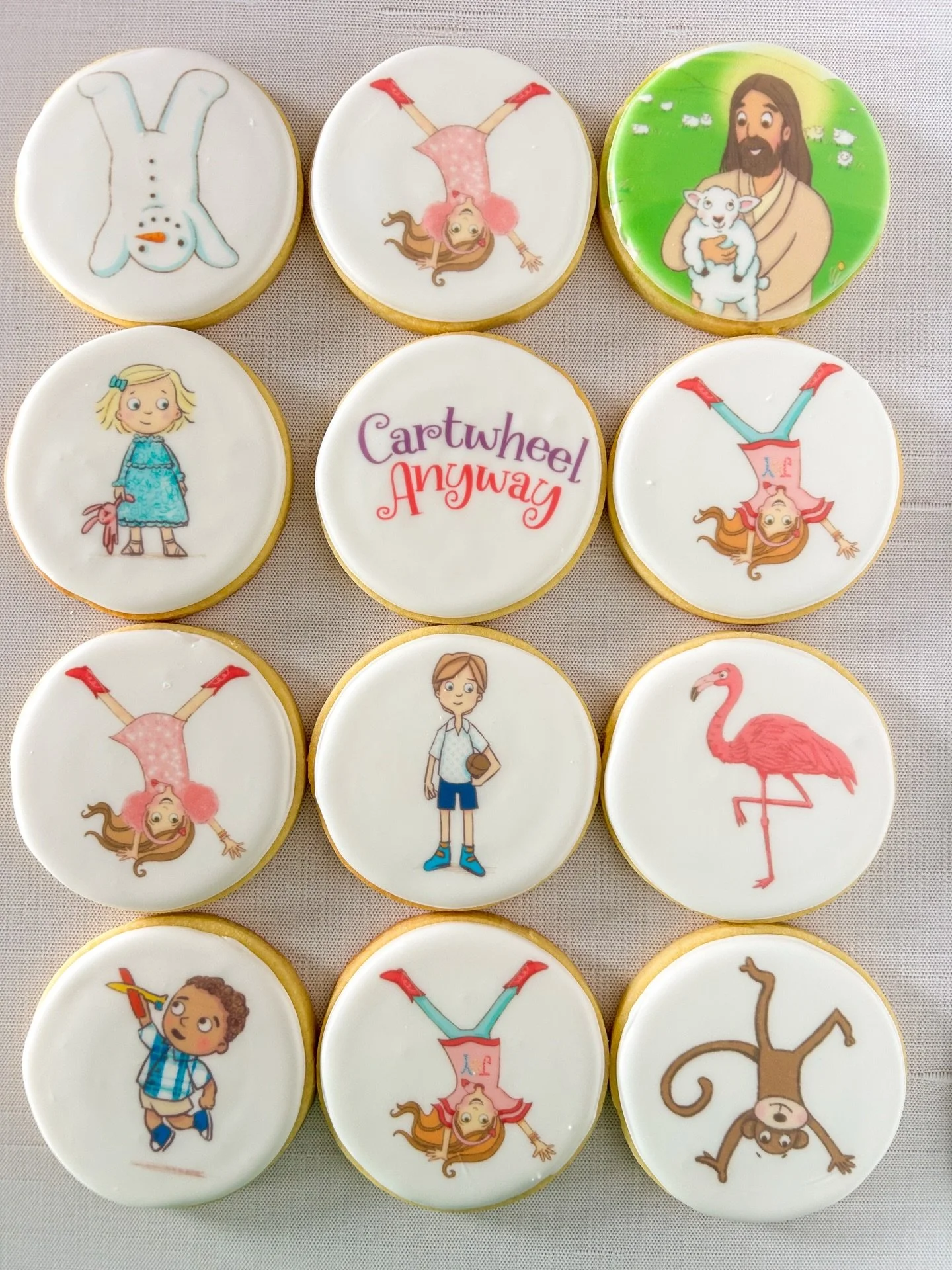 A Big THANK YOU to my friend Jessica  @meadowdalecookies for making a special surprise to give! 🩷💕👩&zwj;🎨🍥