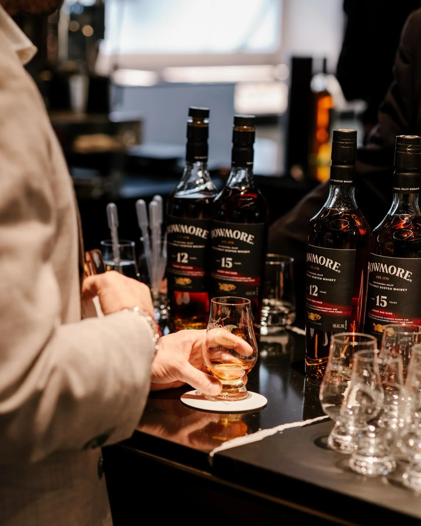 On Wednesday March 25, @bowmore joined forces with @iwcwatches and @paolomartoranobespoke to put on an evening of Scotches, watches and beautiful bespoke tailoring at the @iwcwatches boutique on Madison Avenue in NYC. Guests enjoyed neat pours of the