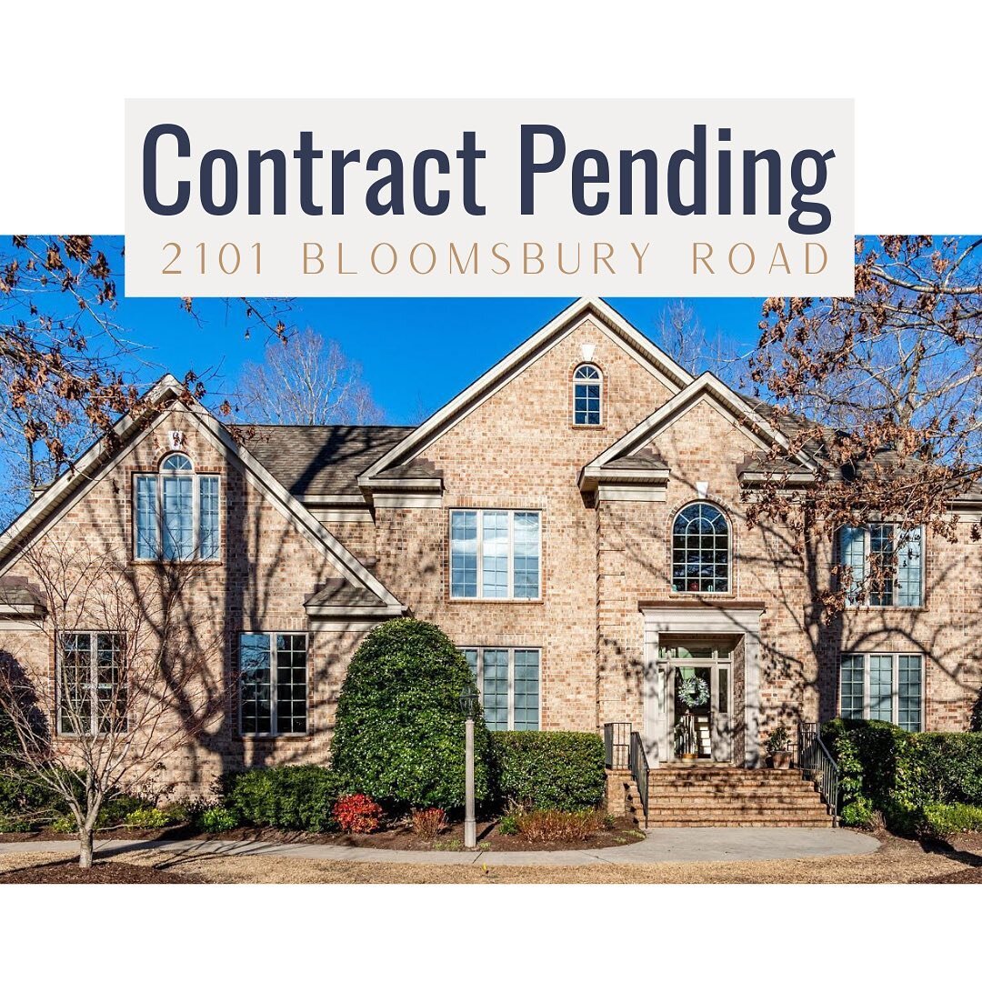 Under Contract for my buyers! 🥳
.
.
🐝🍯 #FeelingItFriday #greenvillenc #realestate #pittcounty #pittcountyrealestate #sarahweir #homesforsale #greenvillenchomes #sarahweirgroup #aldridgeandsoutherland
#dowhatyoulovelovewhatyoudo