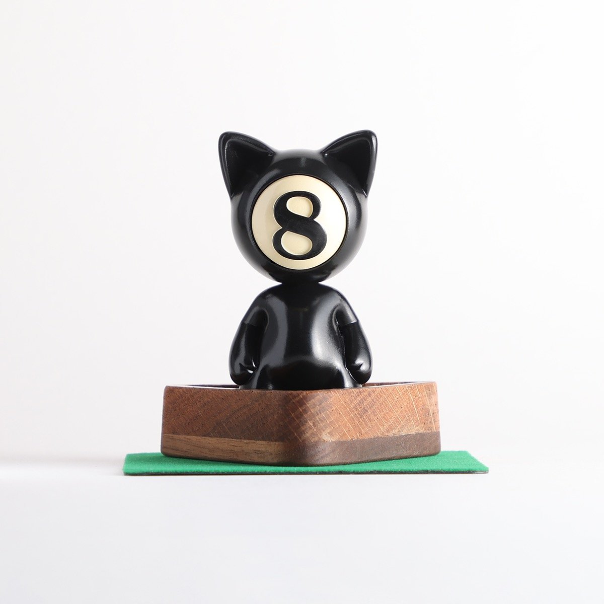 8Ball-Stand.jpeg