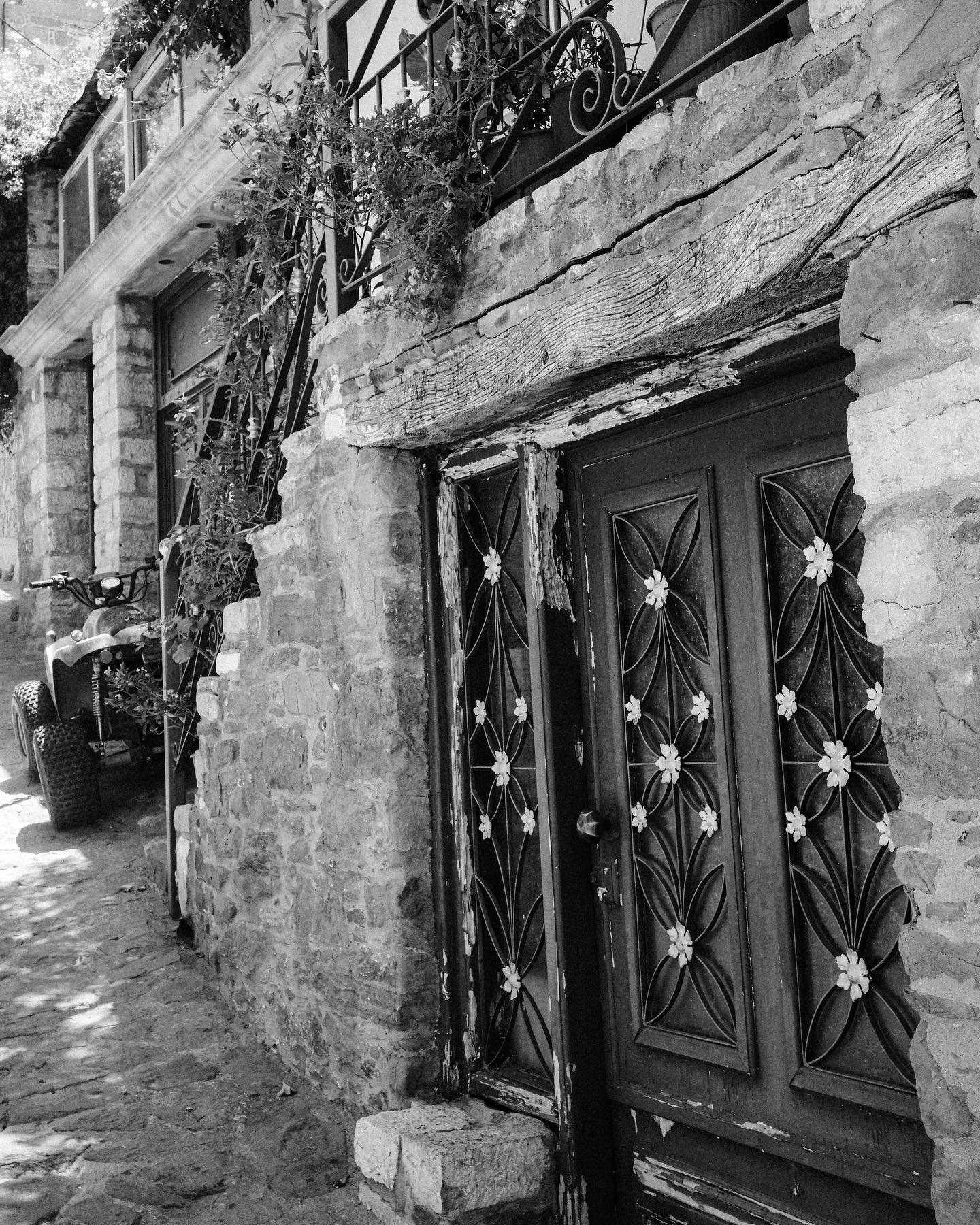 🇬🇷🍋📷
.
.
.
.
.

#ricohgriiix #streetphotography&nbsp;#24hrchurch&nbsp;#fromstreetswithlove&nbsp;#streetphotographyhub&nbsp;#hcsc_street&nbsp;#friendsinstreets&nbsp;#doubleyedge&nbsp;#heldcollective&nbsp;#spicollective&nbsp;#makemeseemag&nbsp;#bro