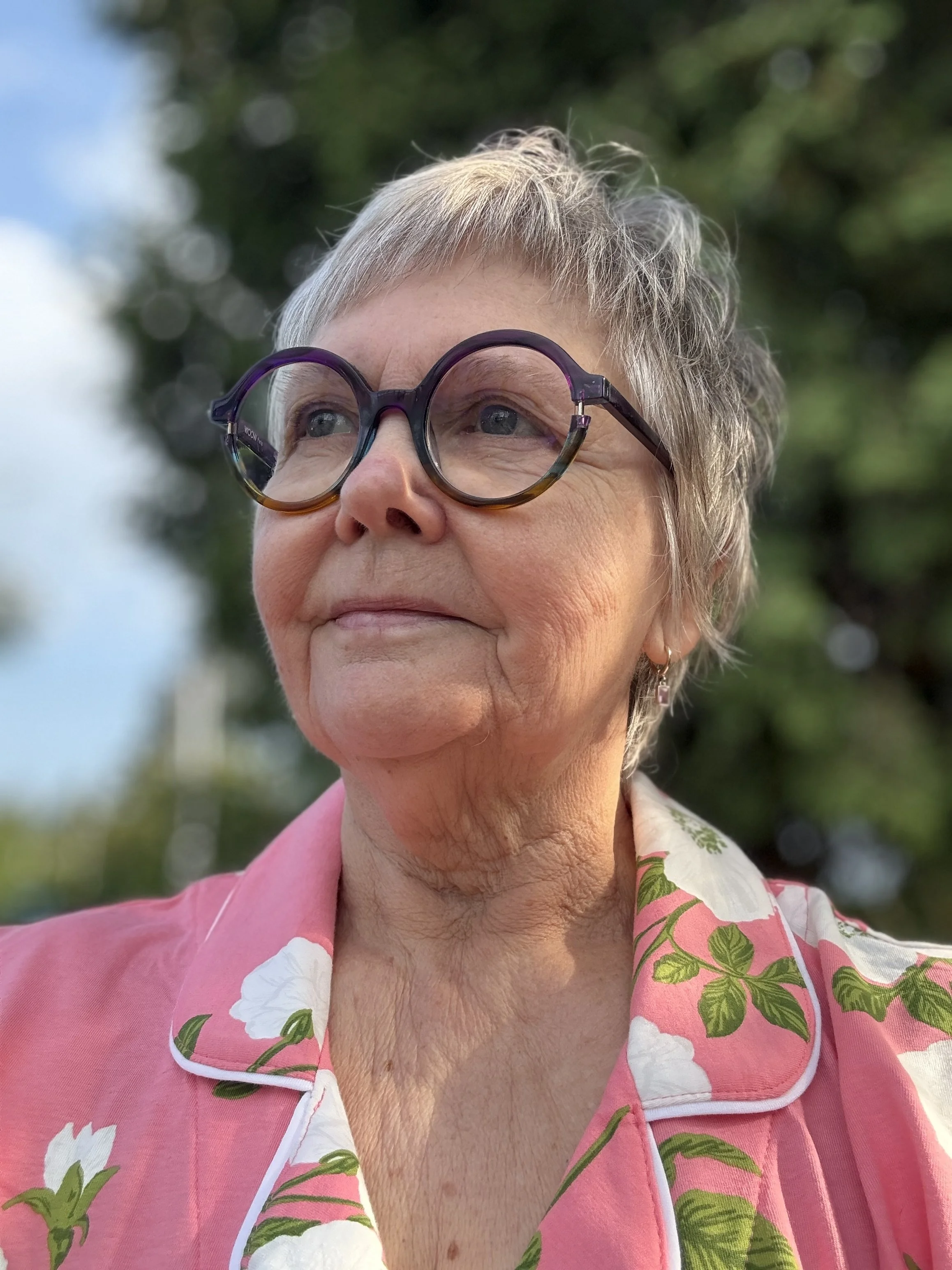 LINDA JONES