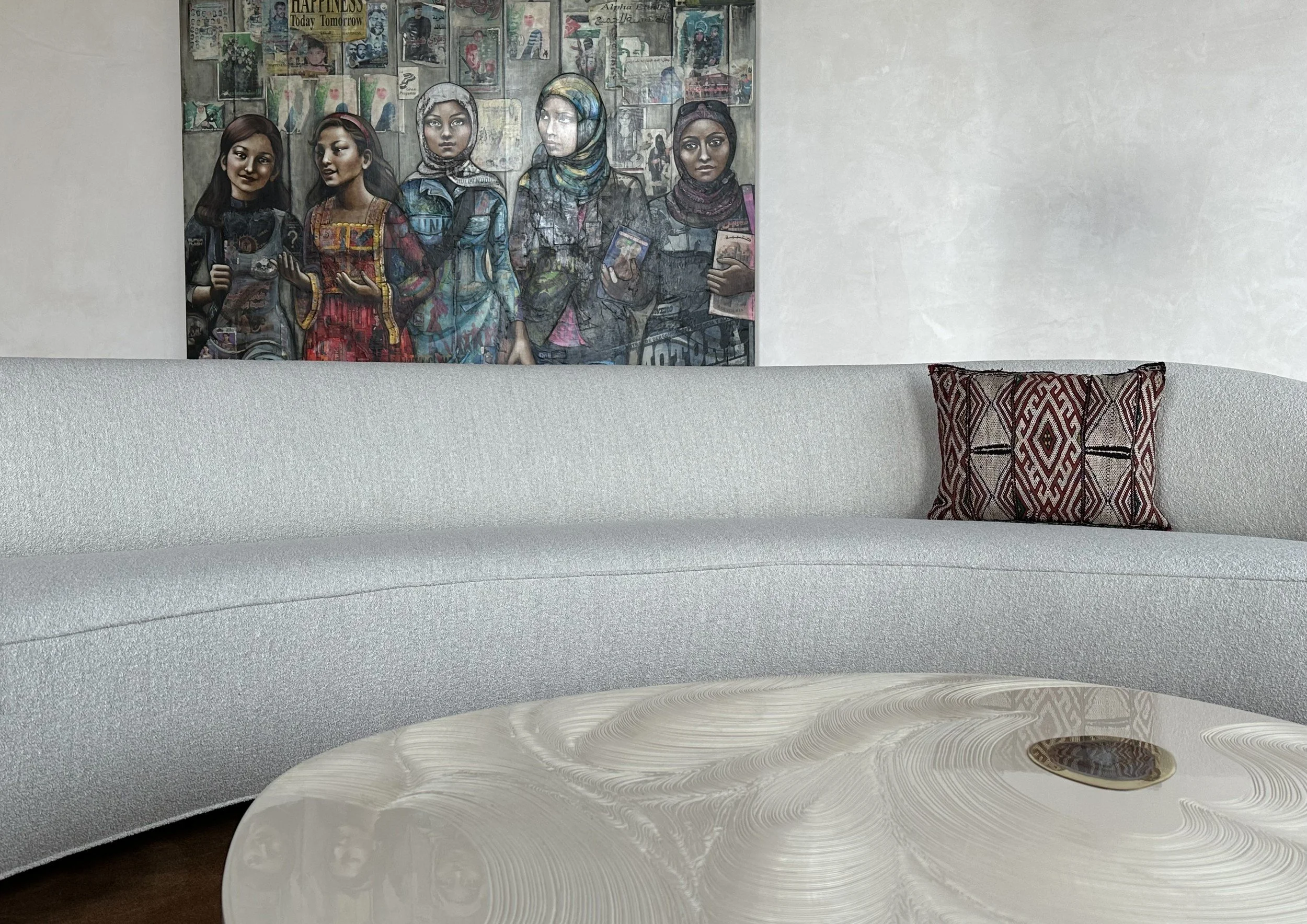new-mexico-hideaway-02-living-room-curved-sofa.jpg