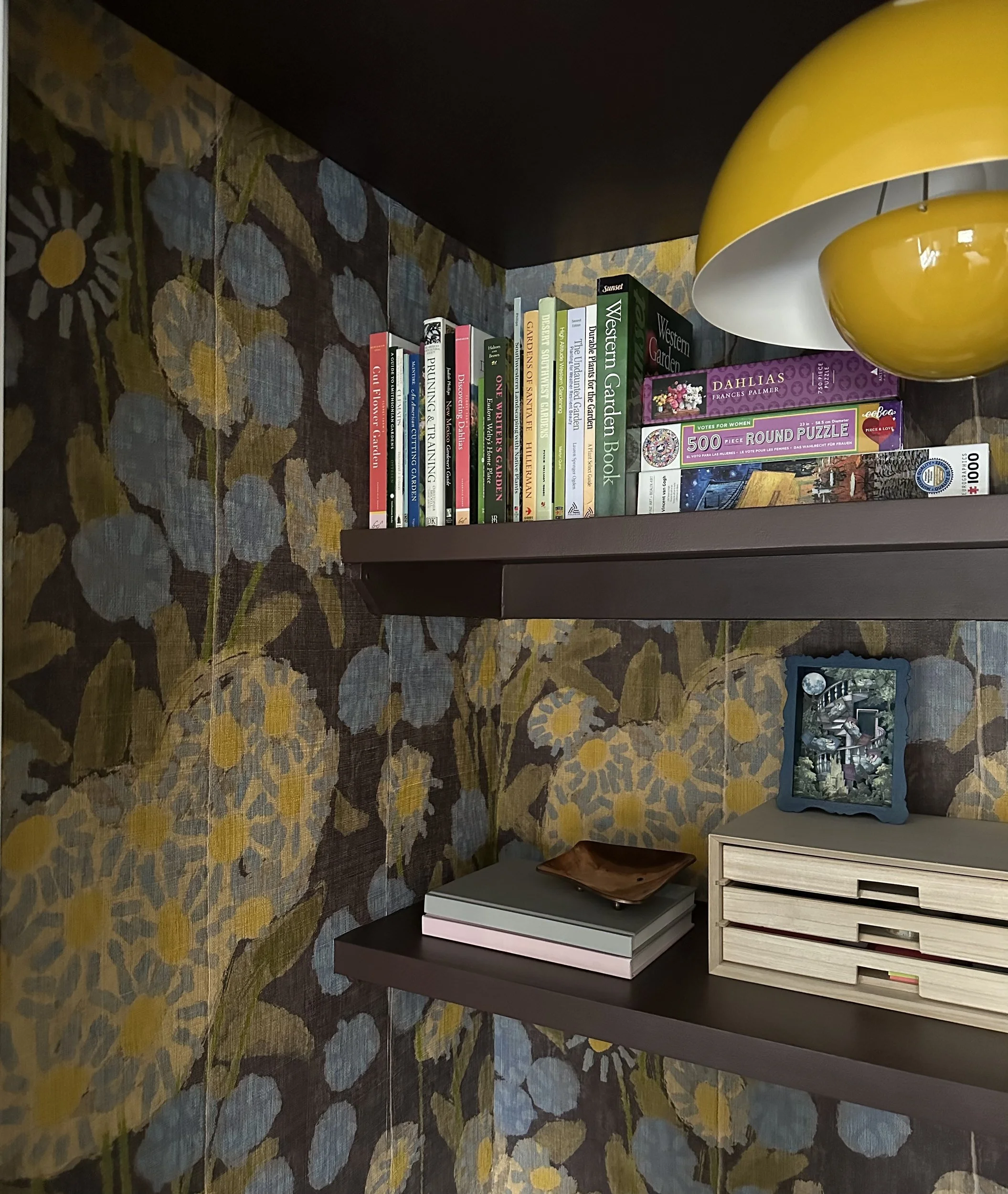 odds-and-ends-17-closet-office-shelves-wallpaper.jpg