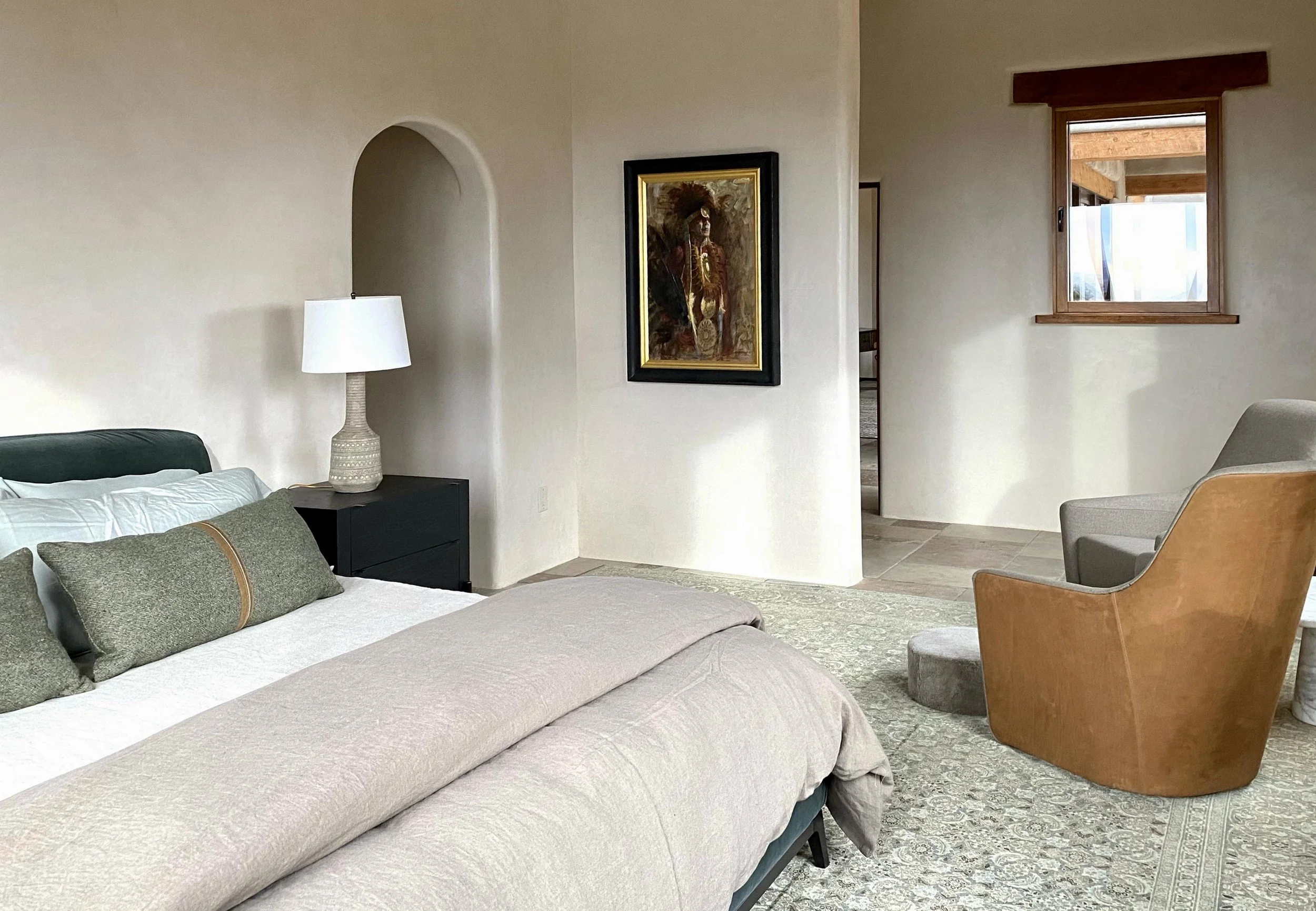 new-mexico-hideaway-11-primary-bedroom-arched-niche.jpg