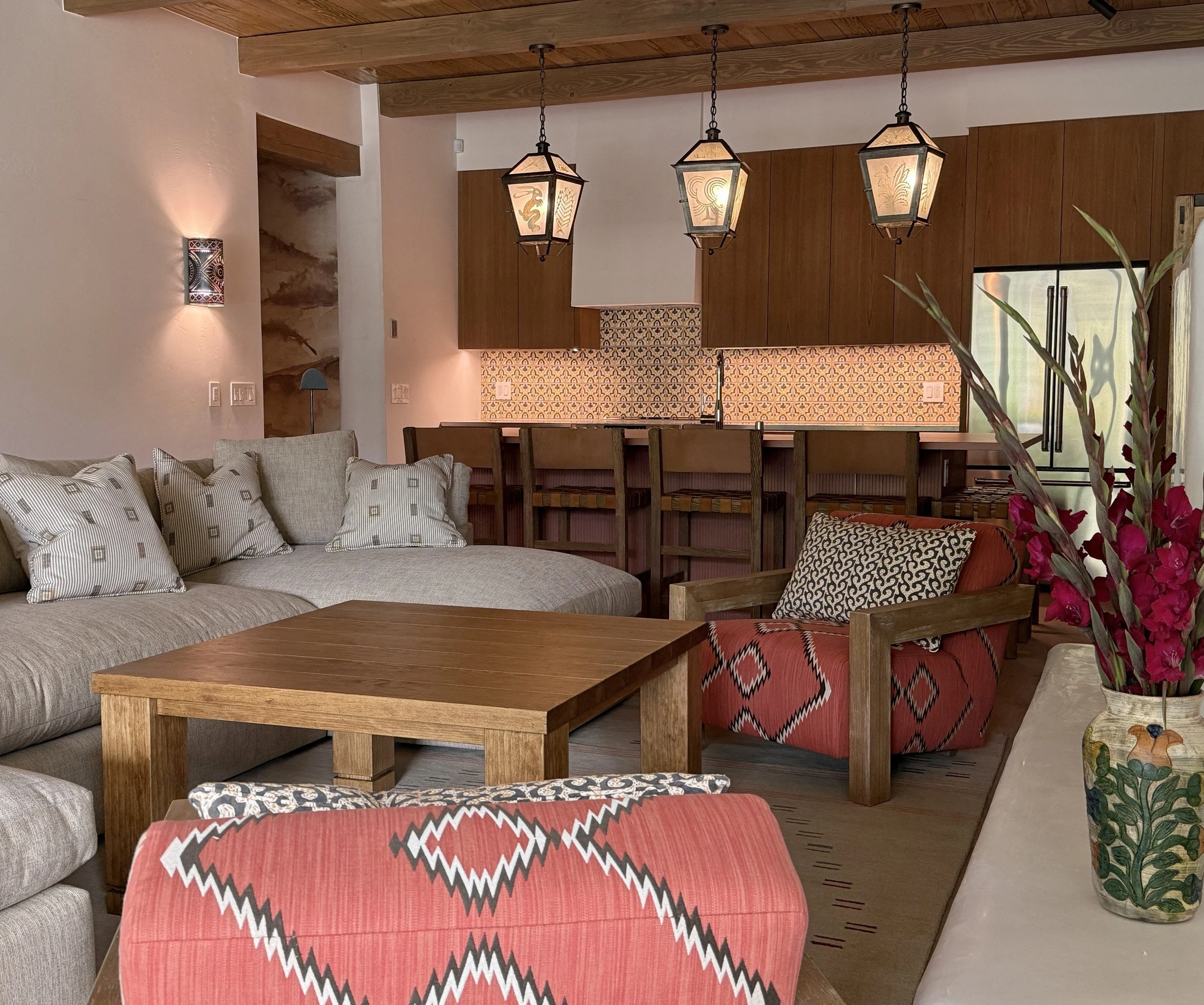 taos-ski-valley-cabin-2-03-southwest-living-room-kitchen.jpg