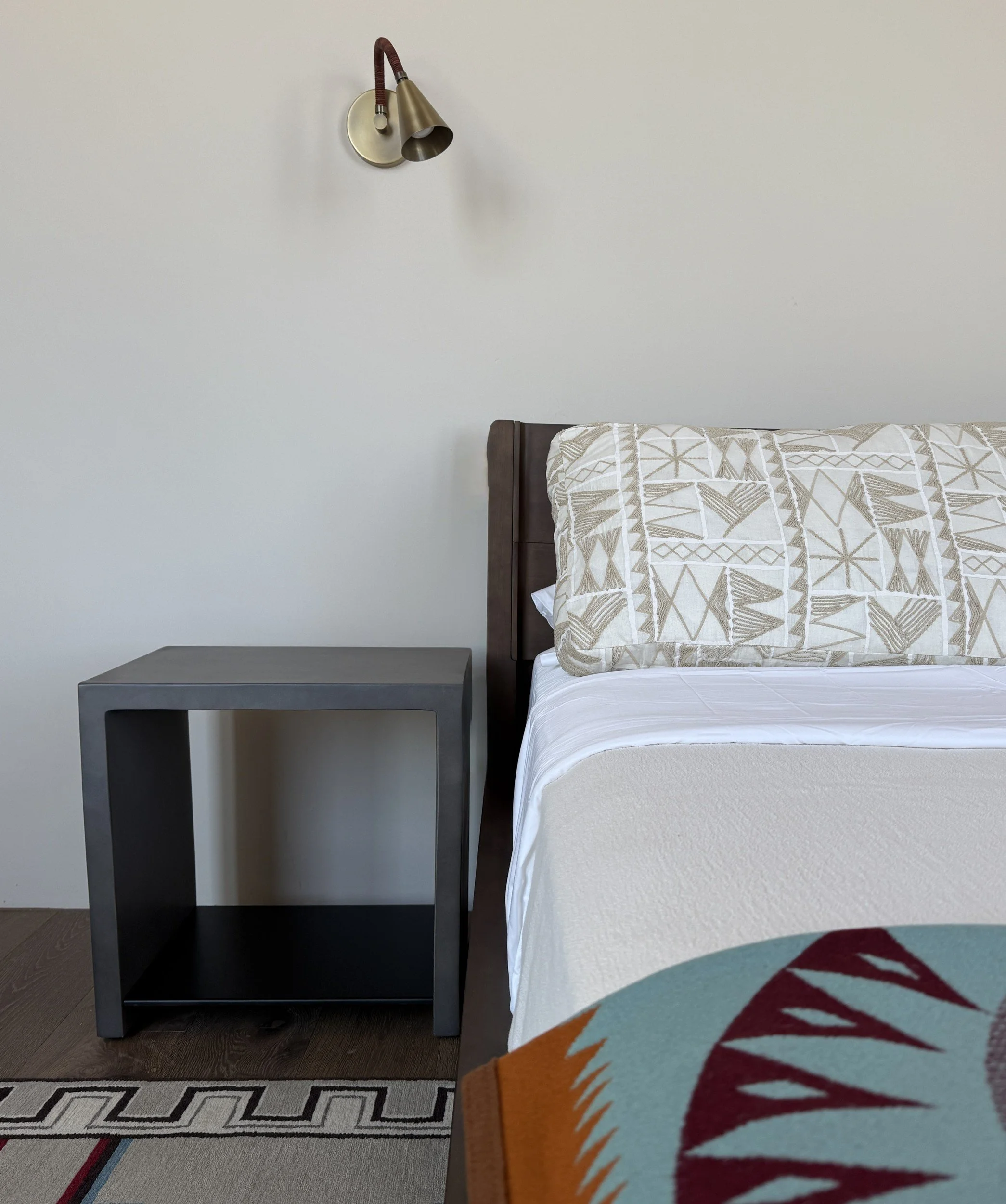 high-desert-08-guest-bedroom.jpg