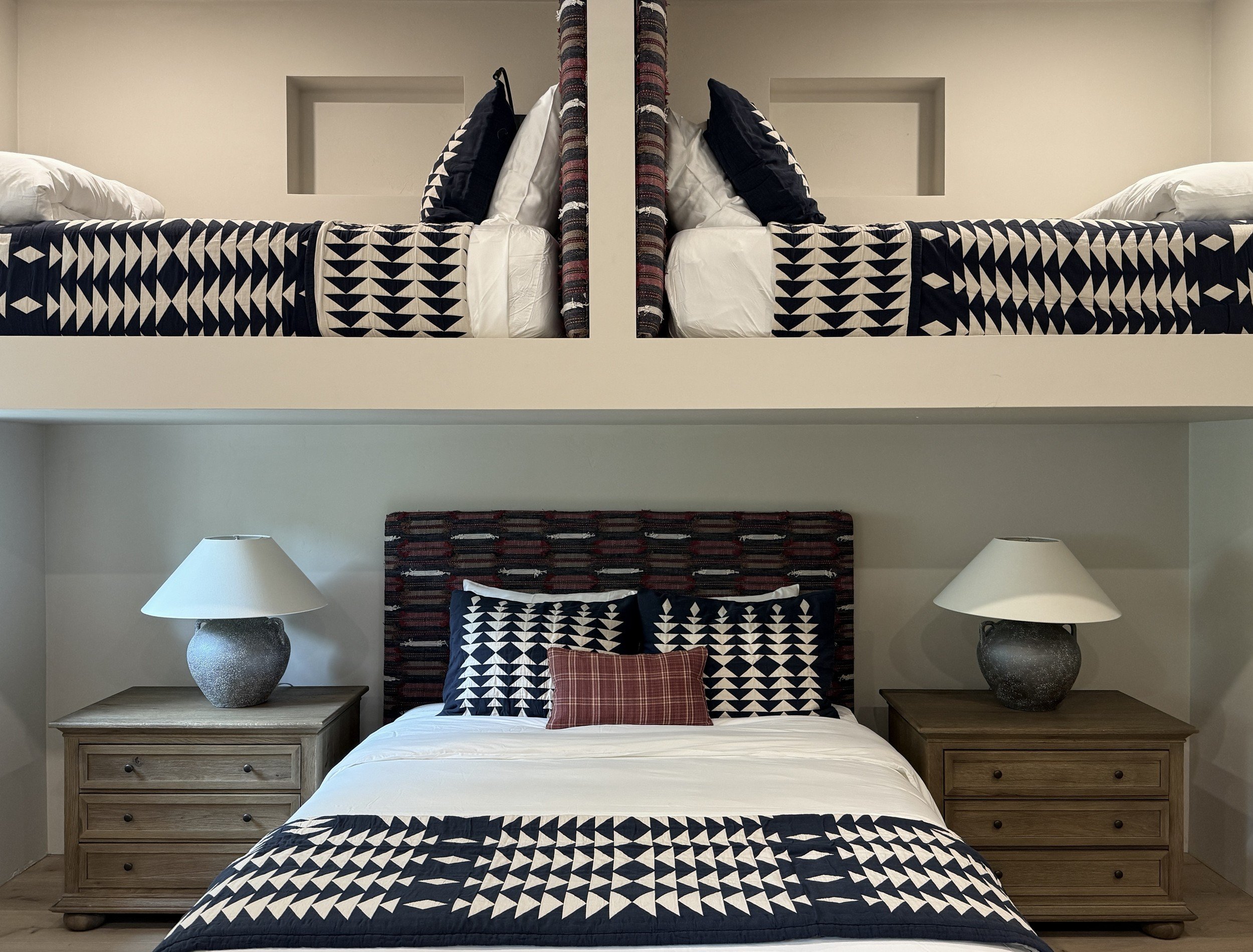 taos-ski-valley-cabin-2-10-bunk-room-alcove.jpg