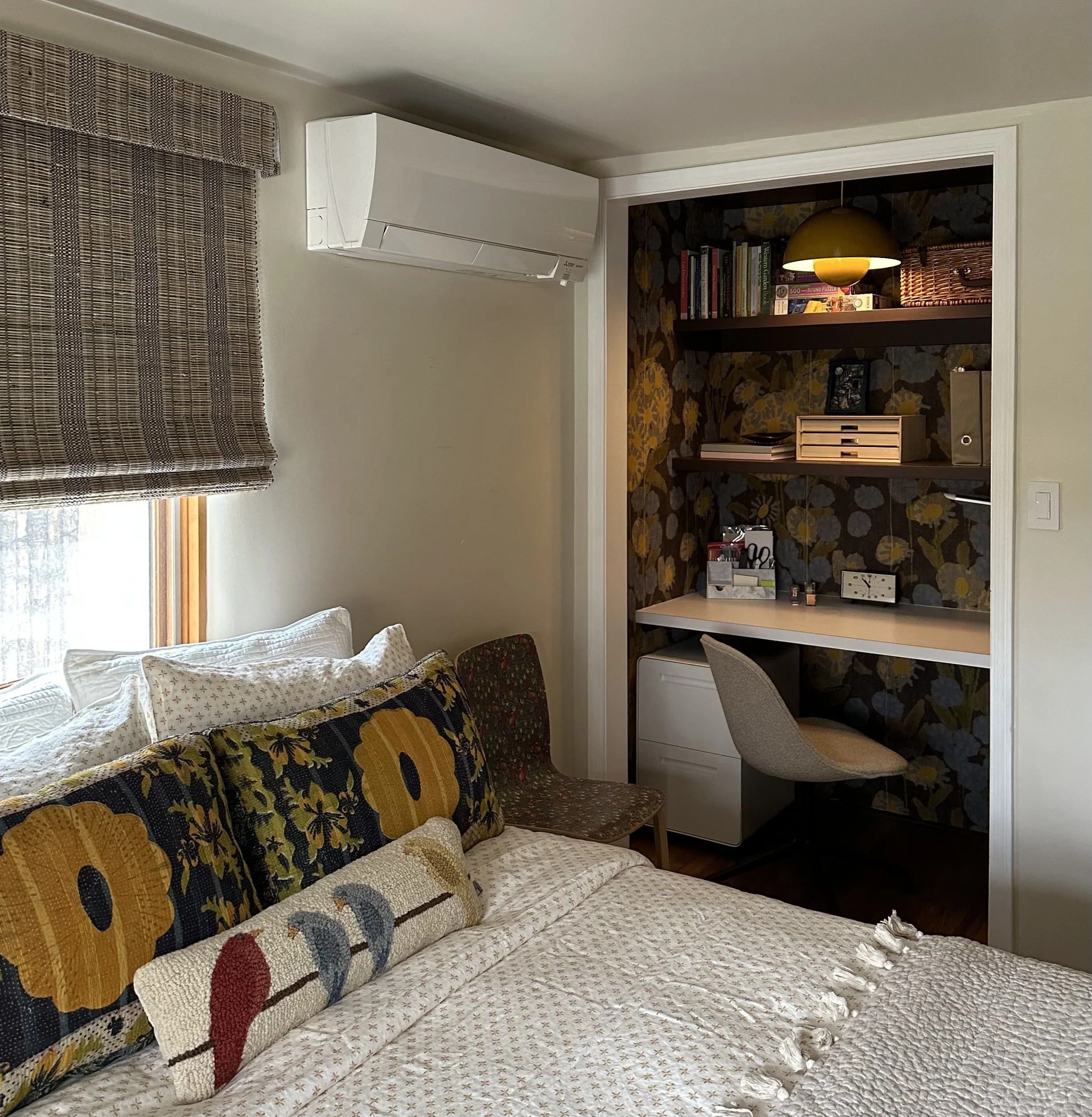 odds-and-ends-13-closet-office-nook.jpg