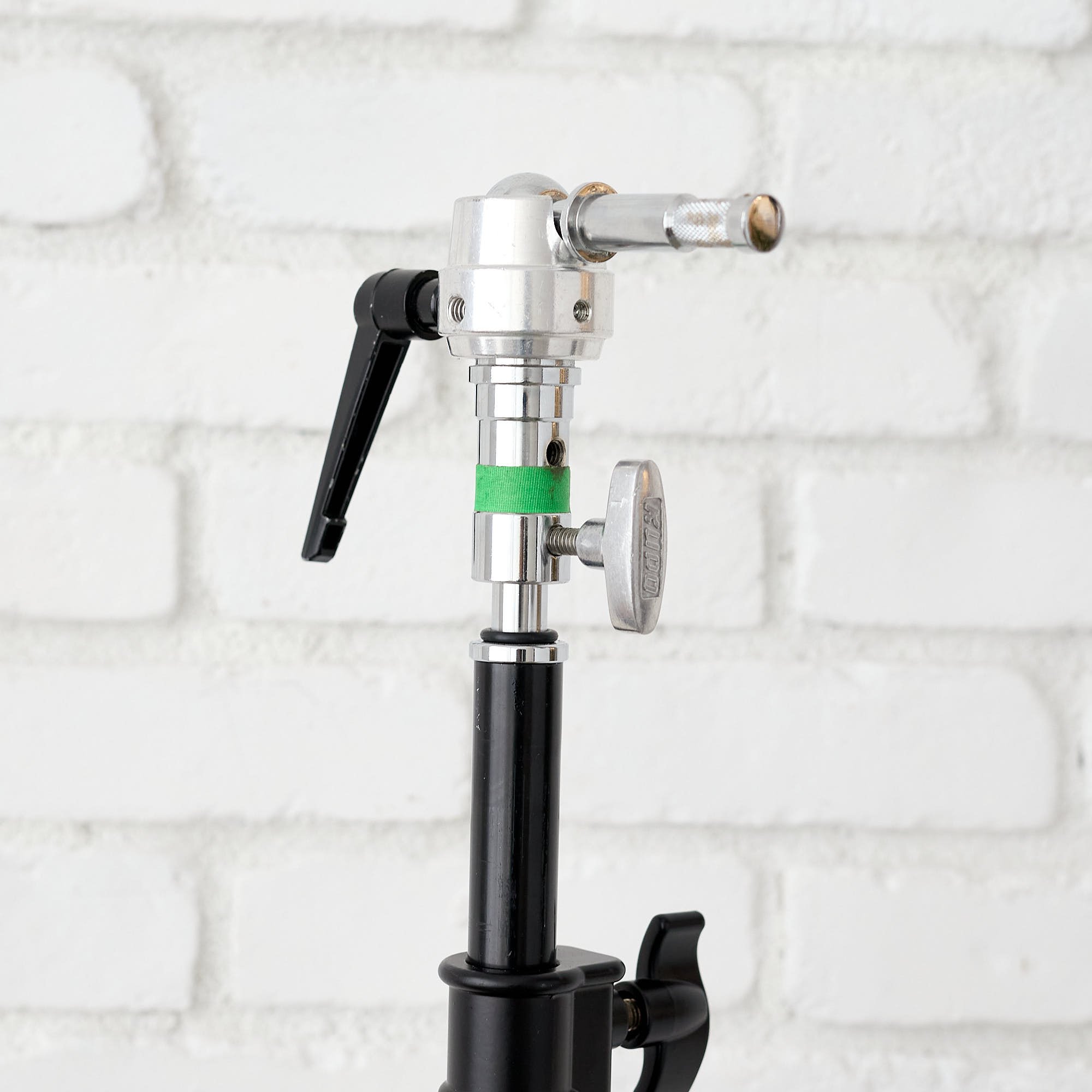 grip finger with baby stud  and receiver_1990.jpg