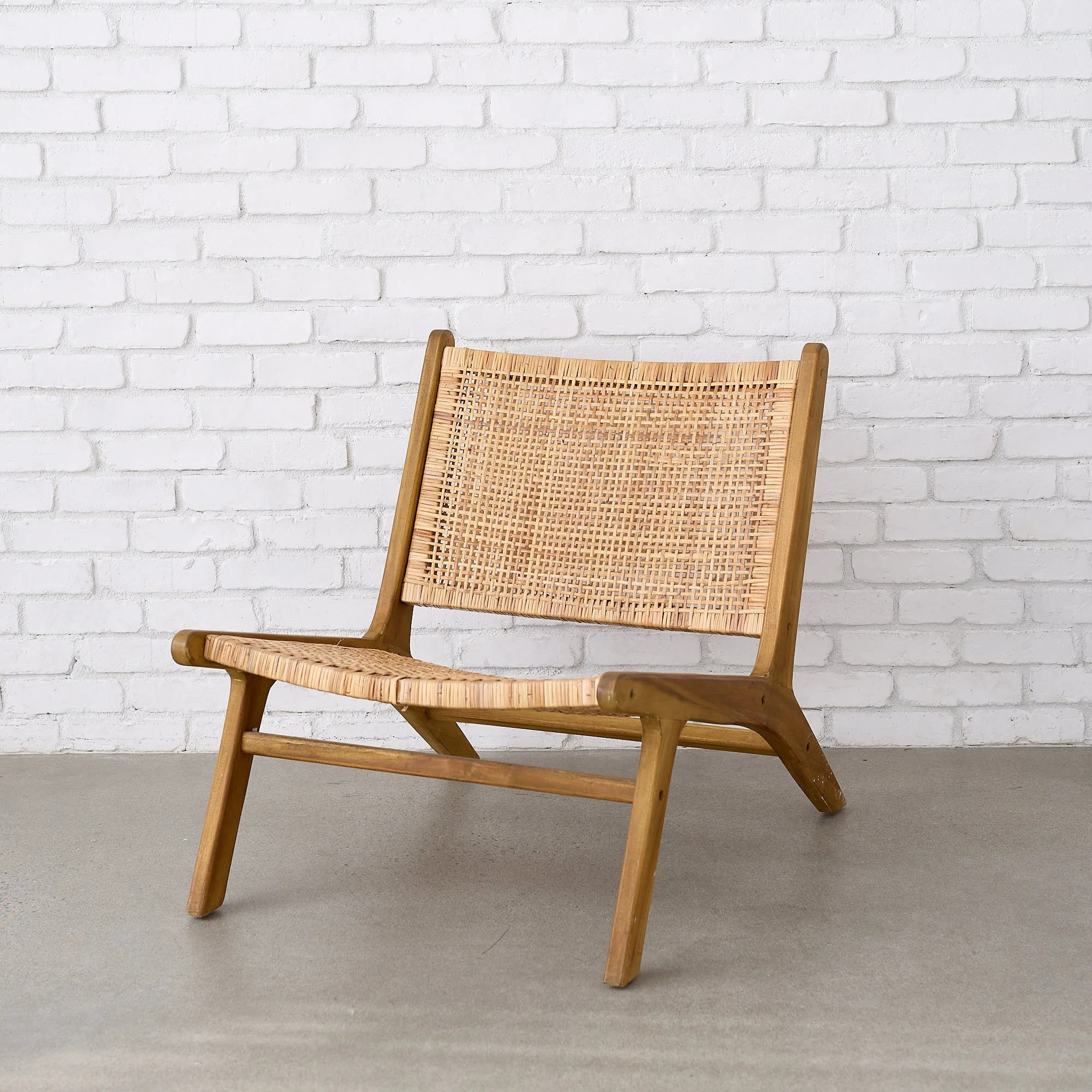 comfy wood chair__1950.jpg