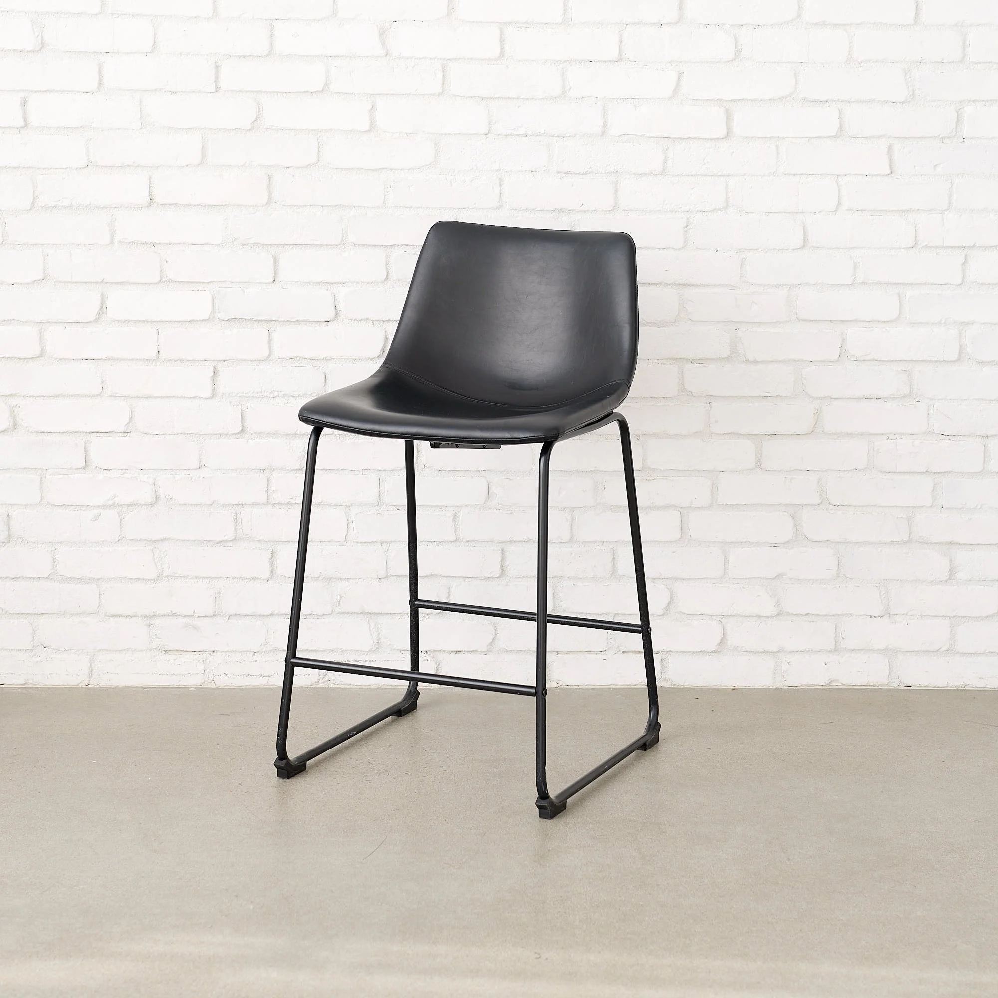 black makeup stool_1960.jpg