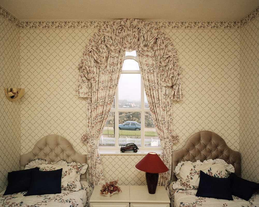 8. The Cost of Living, Great Britain, England, Bath, A Show House, 1988, traditional c-type print, 50,8 x 61 cm, ed. 25.jpg