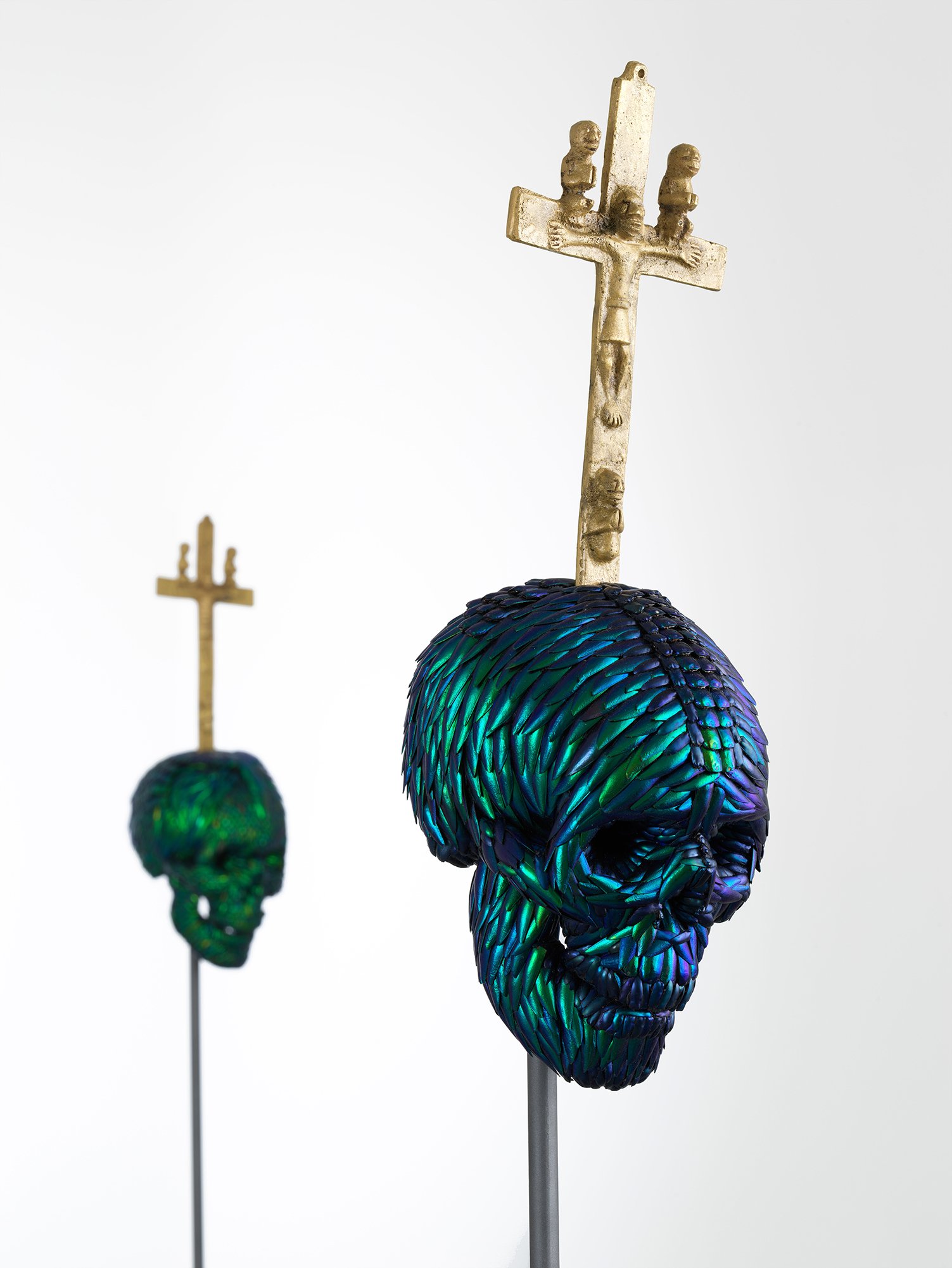4c.-Jan-Fabre,-Tribute-to-Hieronymus-Bosch-in-Congo,-29-March-–-30-September-2019,-installation-view-of-Skull-with-Bacongo-Cross.jpg