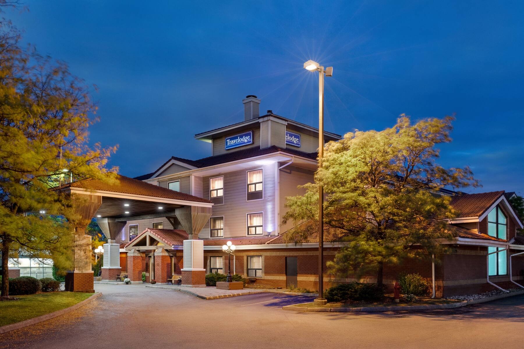 Travelodge by Wyndham Oshawa Whitby.
