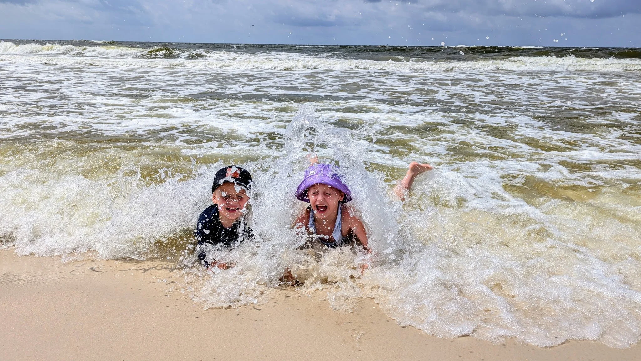 Harvey and Violet, Beach