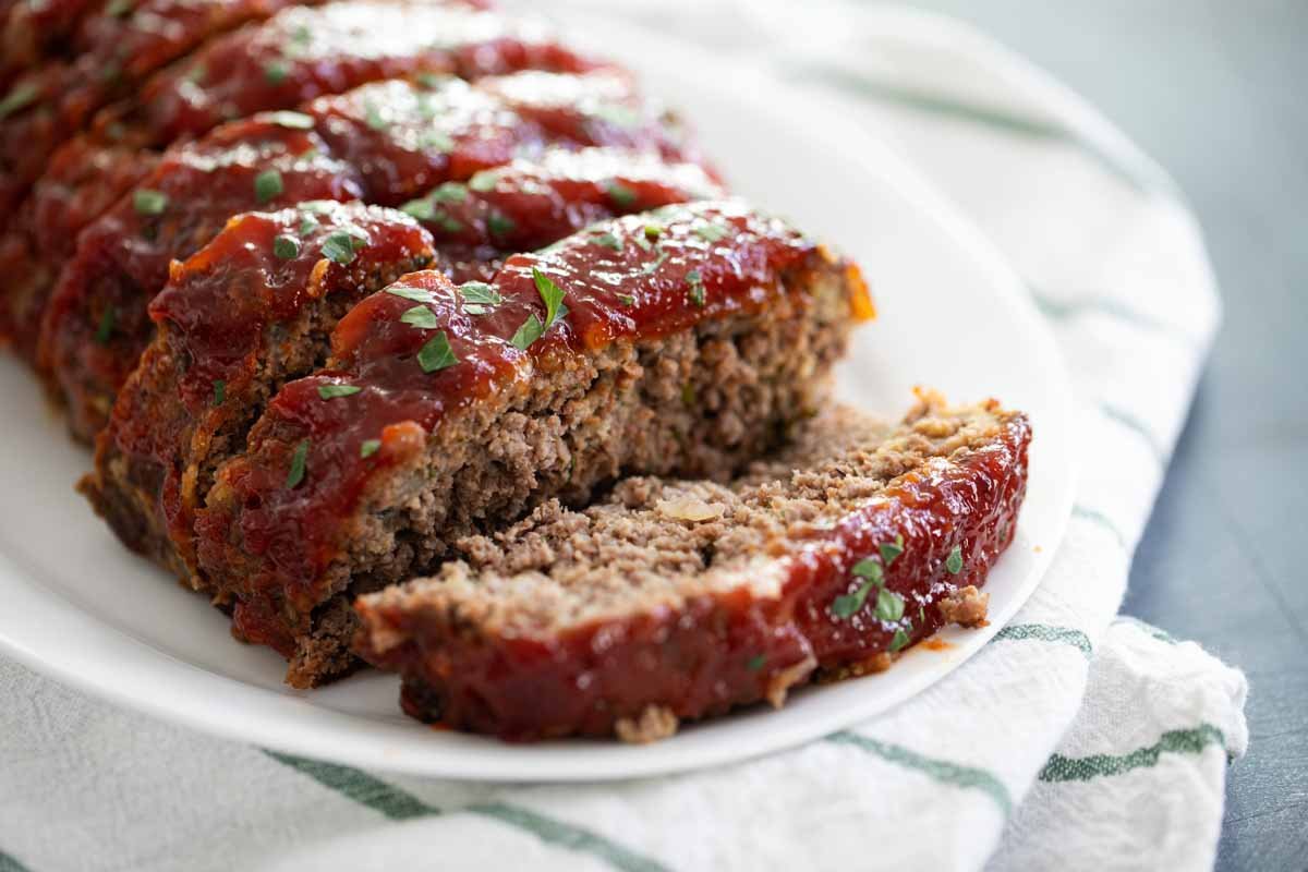 Traditional-Meatloaf-Recipe-1.jpeg