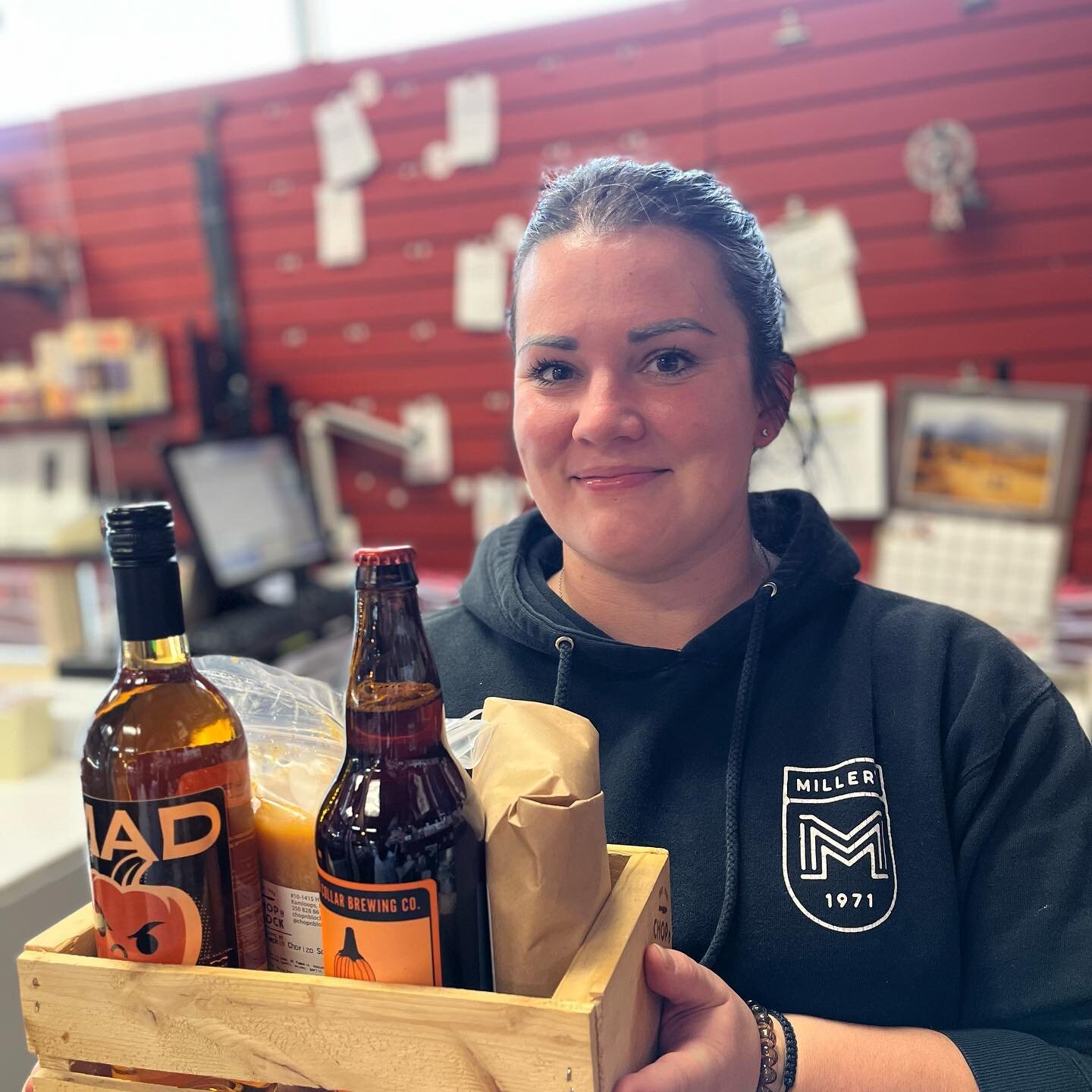Our lovely Stephanie was voted favorite pumpkin for our carving contest! 
She&rsquo;s taking home a pumpkin basket complete with our pumpkin chorizo sausage, our housemade pumpkin soup, and some pumpkin bevies 🍺 🎃 

#pumpkincarvingcontest #pumpkinc
