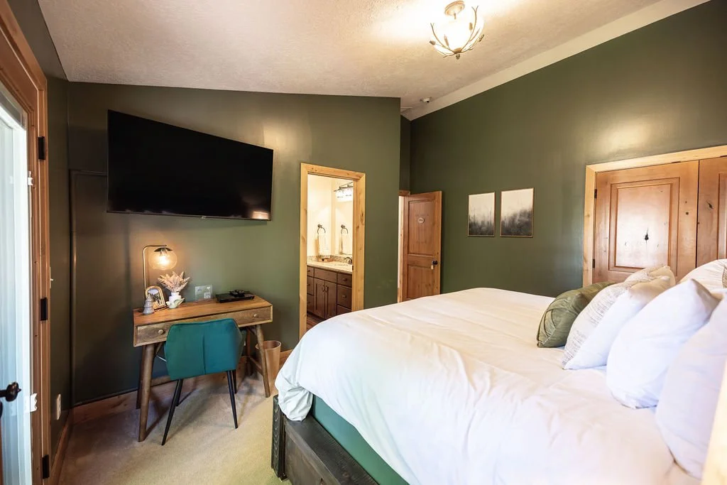 Jordan Pines King Upstairs Bedroom