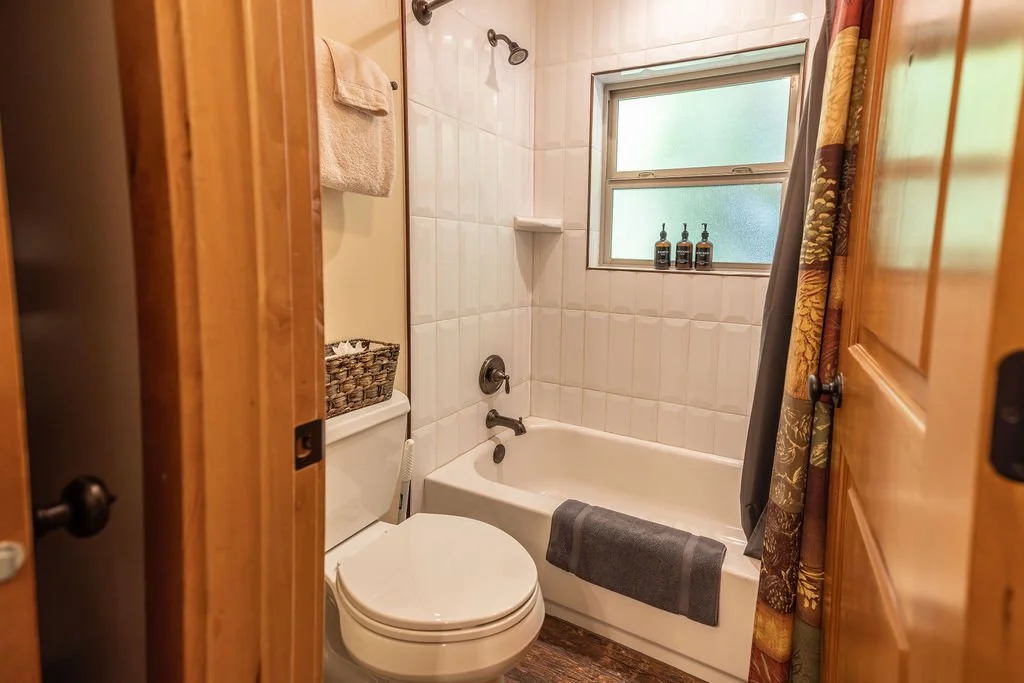 Jordan Pines Ensuite Bathroom