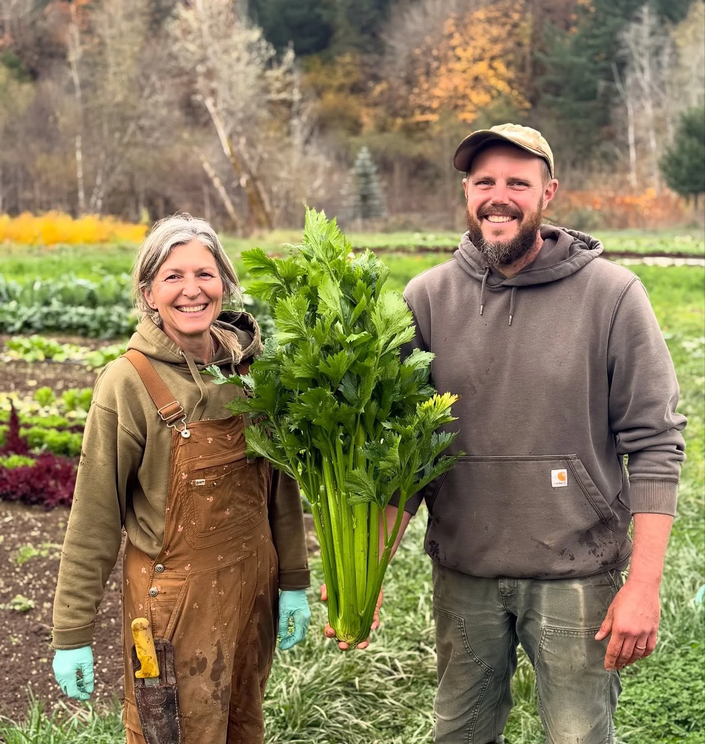 hey hey! TOMORROW IS SMALL BUSINESS SATURDAY!! that means we&rsquo;re calling on our loyal locavores to take a break from the cyber scroll and come out to @umpquavalleyfarmersmarket where you can SHOP SMALL, BUY LOCAL &amp; SUPPORT YOUR COMMUNITY!! m