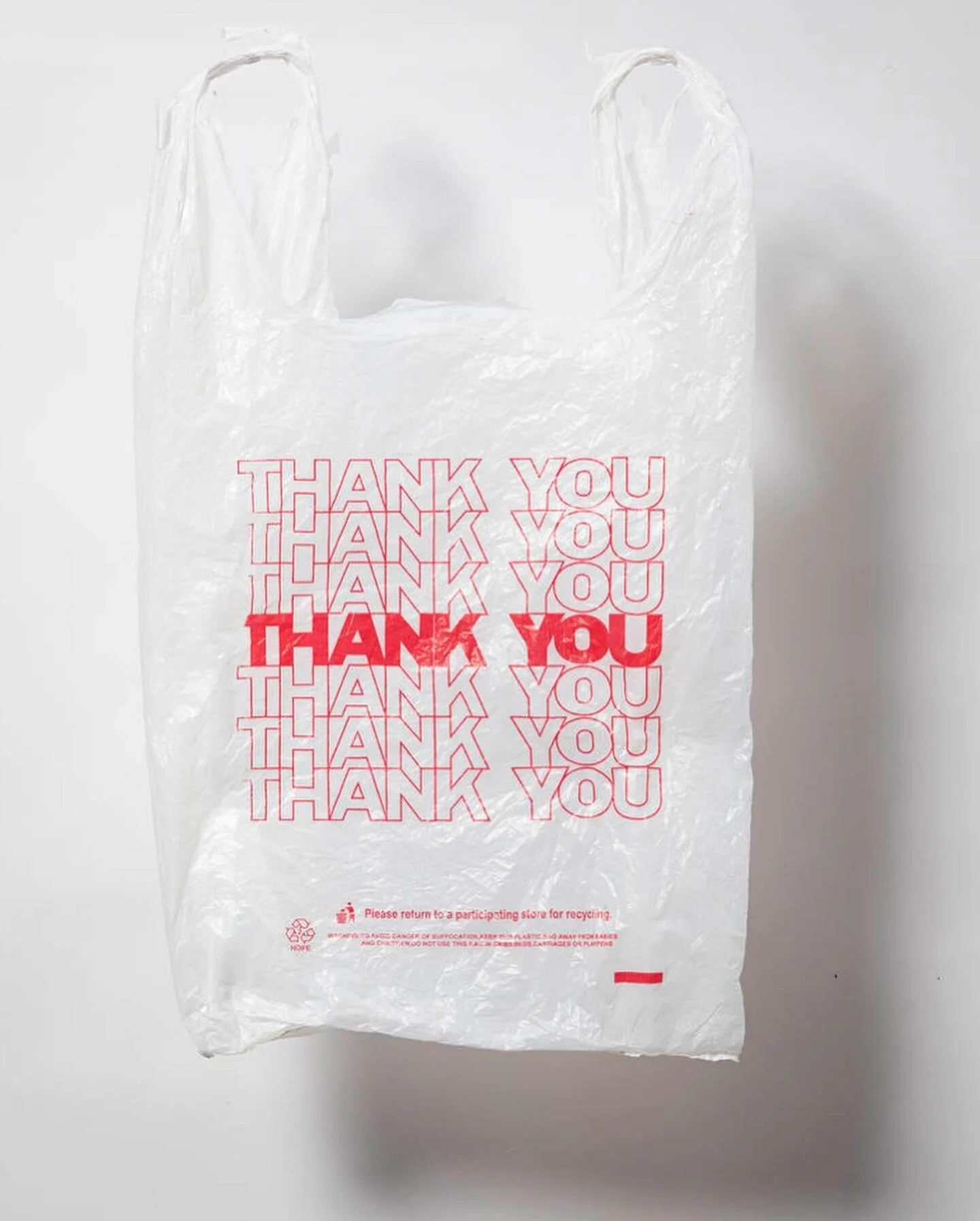 So long, farewell, auf Wiedersehen, goodbye
Goodbye, goodbye, goodbye
Thank you @nytimes for a visually pleasing retrospective of NYC&rsquo;s iconic plastic bags which will most definitely NOT be missed!
#nomoreplastic