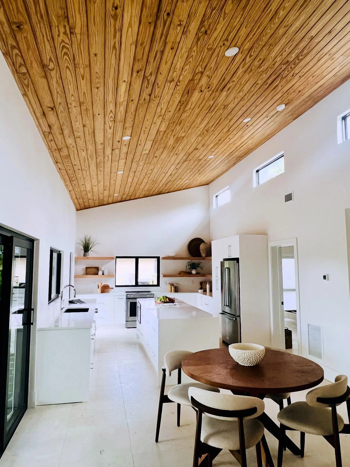 Hurricane Ian renovation alert! ✨

Wait until you see the before on this project&hellip; one of the most transformative projects to date. Hurricane Ian devastated this home so we took it all the way down to the studs, gave it an entire new floor plan
