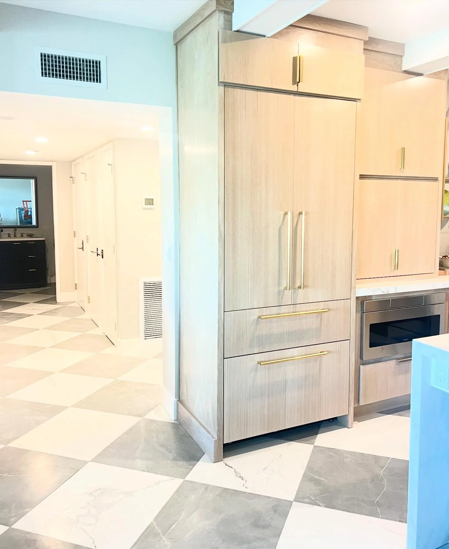 Might be one of our favorite kitchens thus far! 

Full custom white oak cabinets with a custom white wash satin finish accompanied by @thermadorhome panel appliances, every inch was designed to perfection! ✨

We have some very happy clients and that 