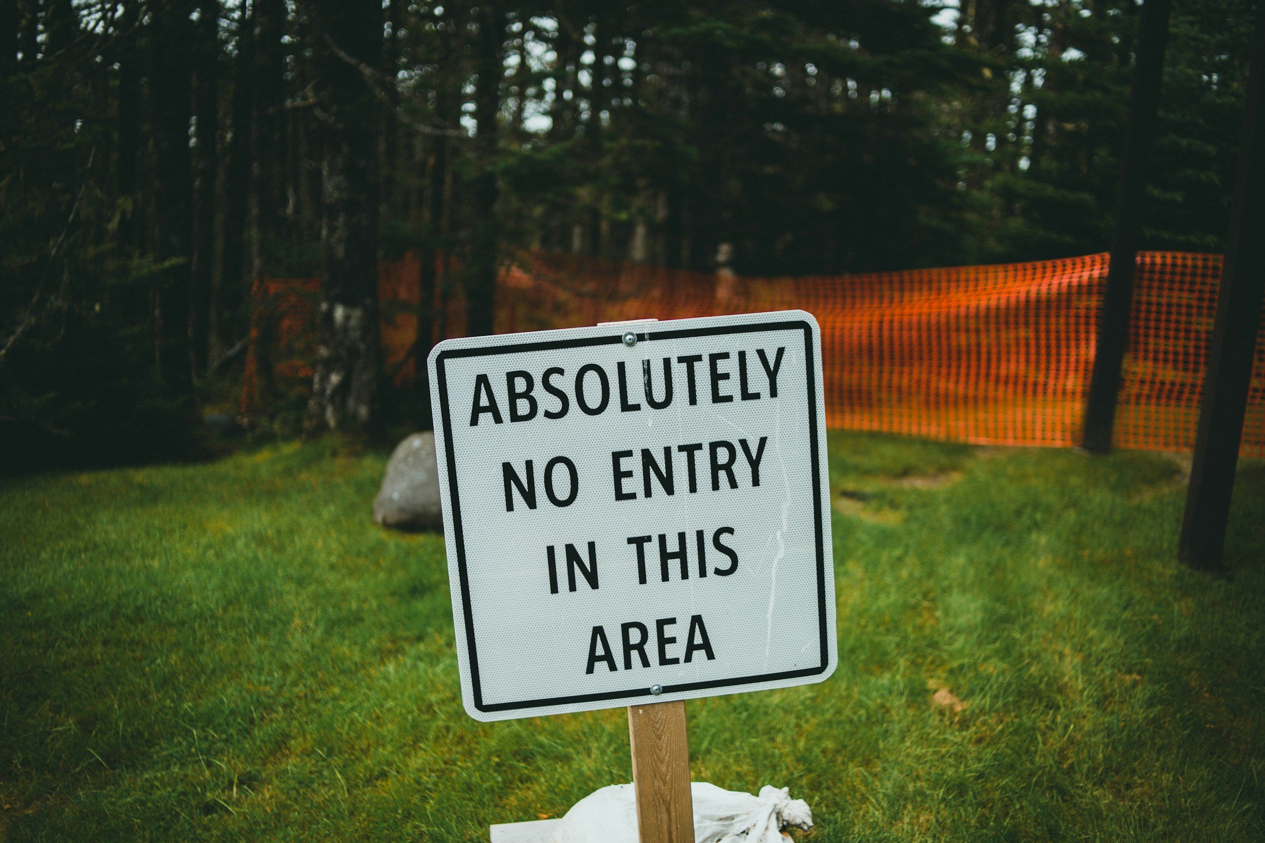 sign that reads "absolutely no entry this area", simbolizing boundaries, at Elizabeth Nardella Counselling Canada