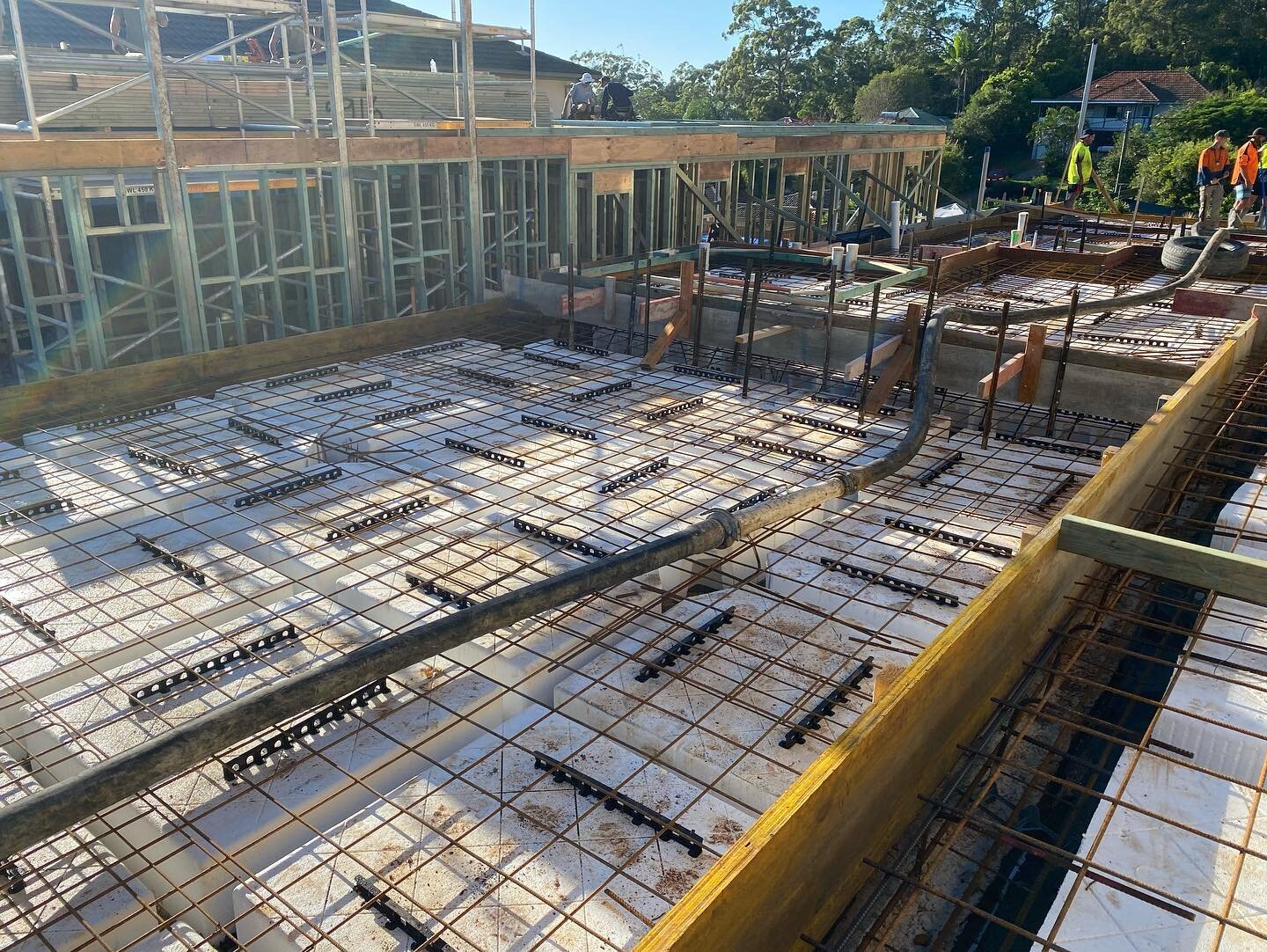 There is nothing more satisfying than a freshly poured concrete slab 🤌🏼💯
Swipe ➡️ to see the progression of this pour at our Mount Gravatt new build.