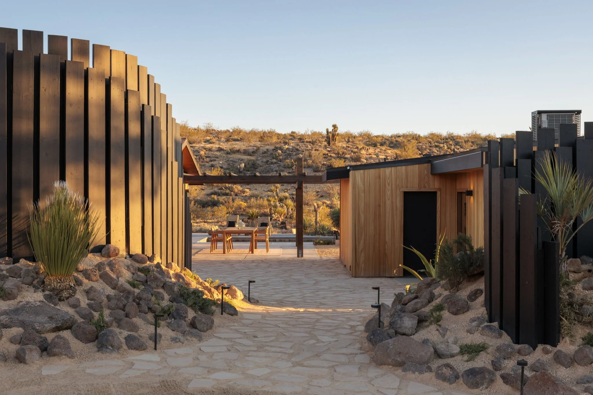 1-web-or-mls-2237 Geronimo Trail by Pierre Galant-1.jpg