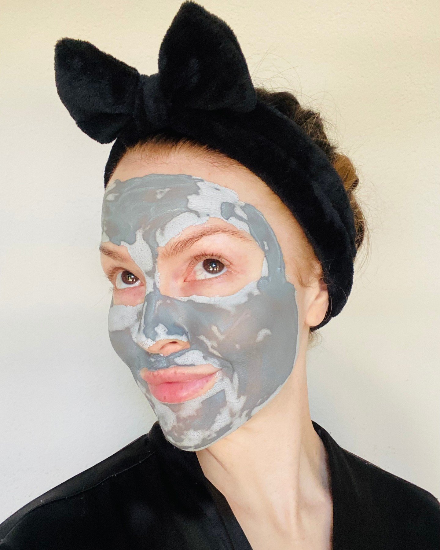 FUN FACT 〰️ My self-care practices were totally hollow, obligatory, and ineffective until my genuine intent was solely based on nurturing and nourishing myself. As a silly example, when I started doing mud masks to earnestly give my skin the care it 
