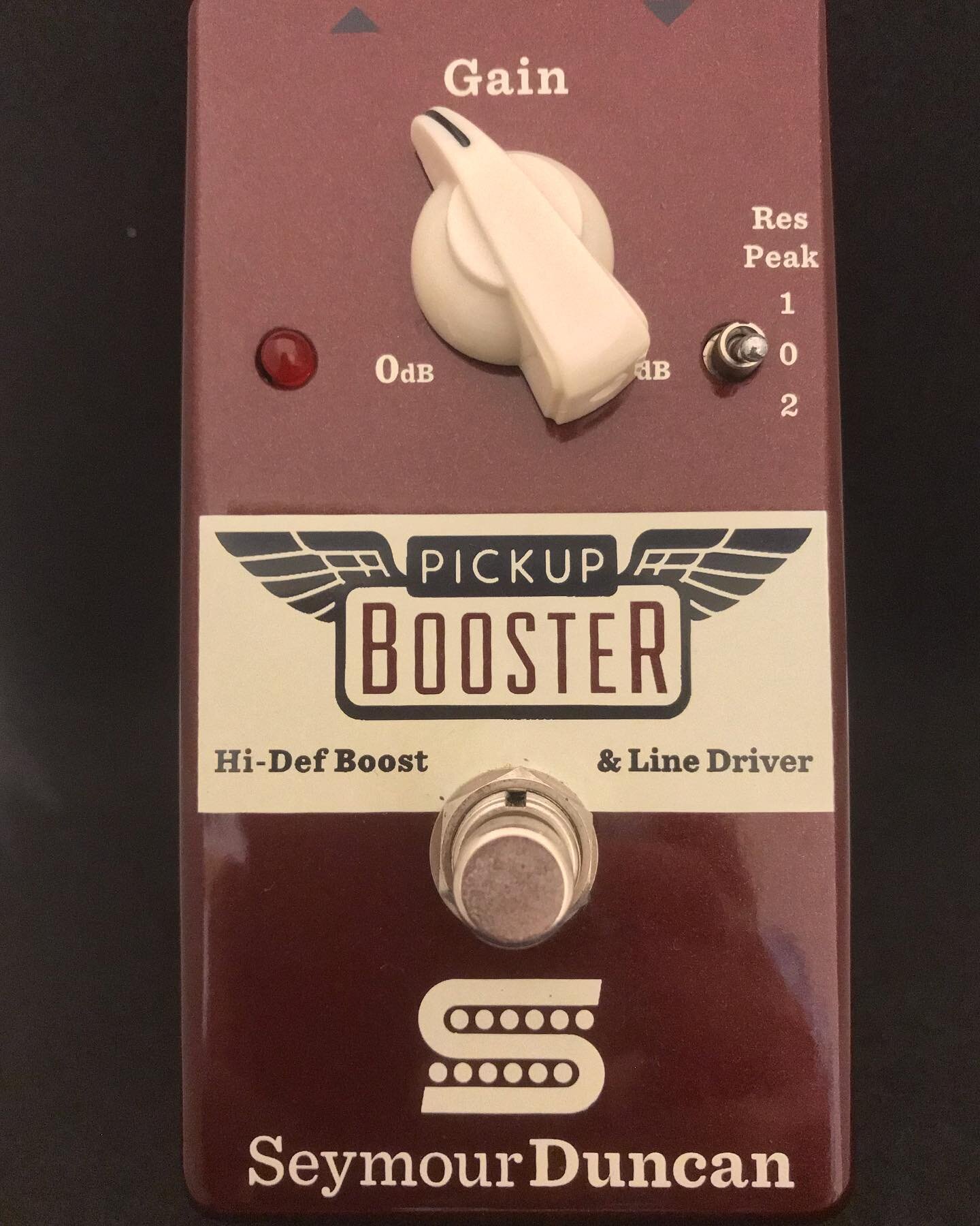 Seymour Duncan Pick Up Booster 🔥🔥🔥
&bull;
&bull;
A true-bypass pedal with class A, low-noise circuit design, Pickup Booster can be used to dial in the tone you need for every situation. It is exceptional at emphasizing a guitar's natural tone whil