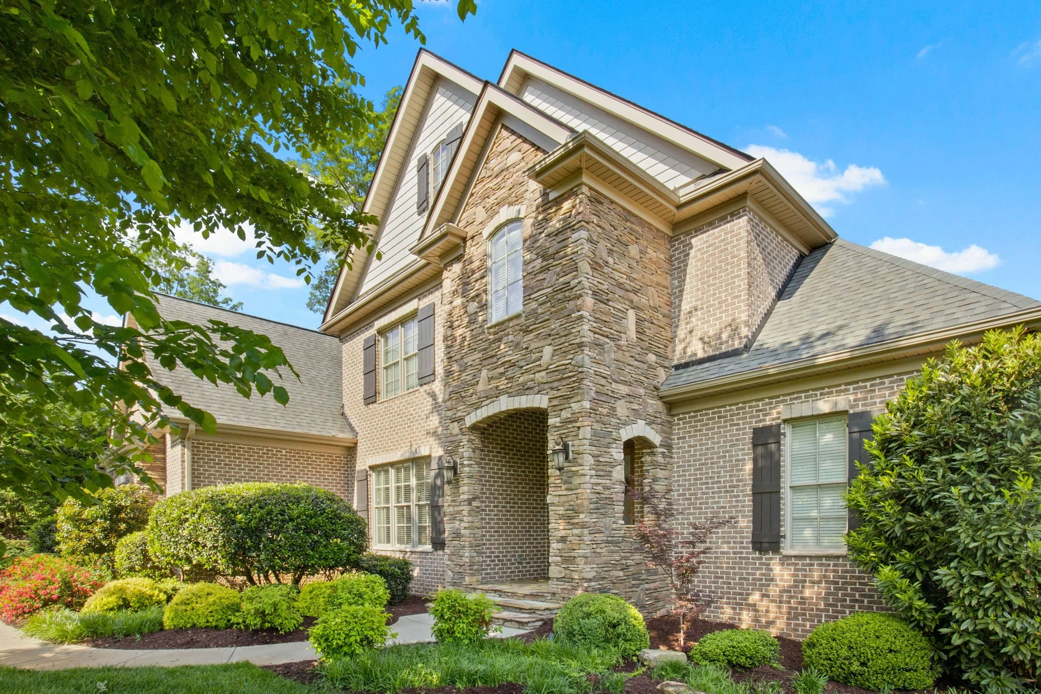 4-web-or-mls-21rileyhillcourt-exteriors-4.jpg