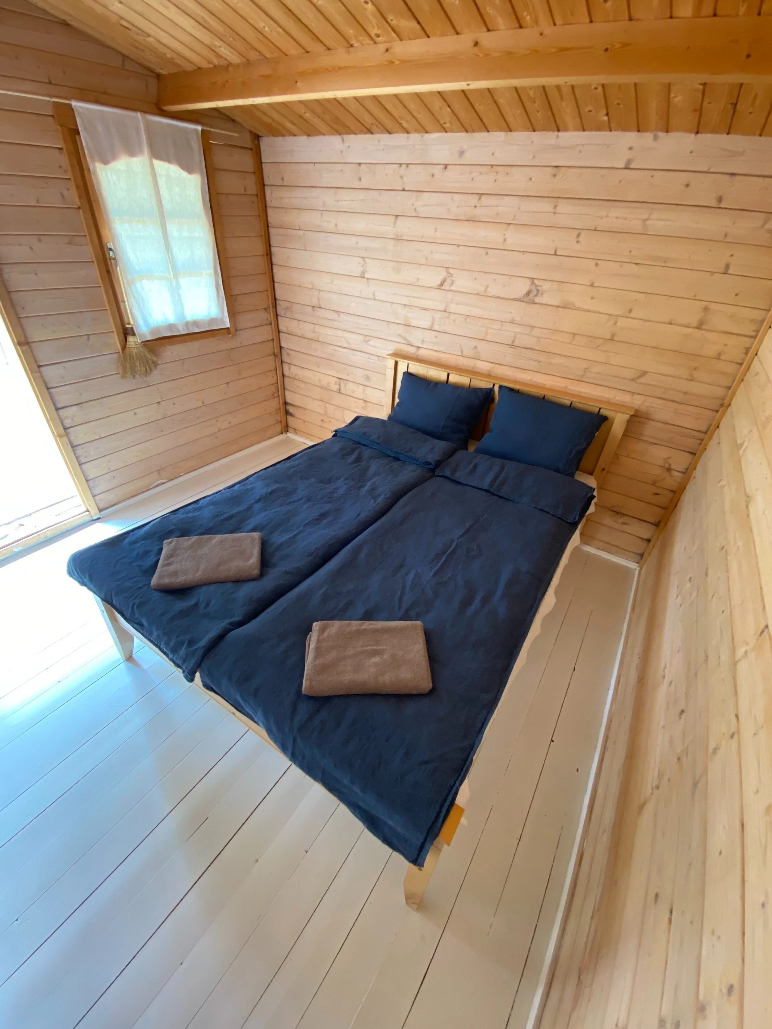 One cabin with double bed.