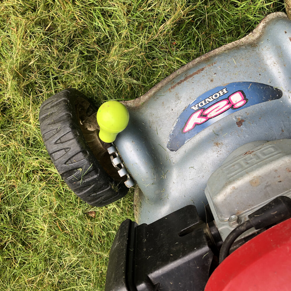 Set the height of the mower
