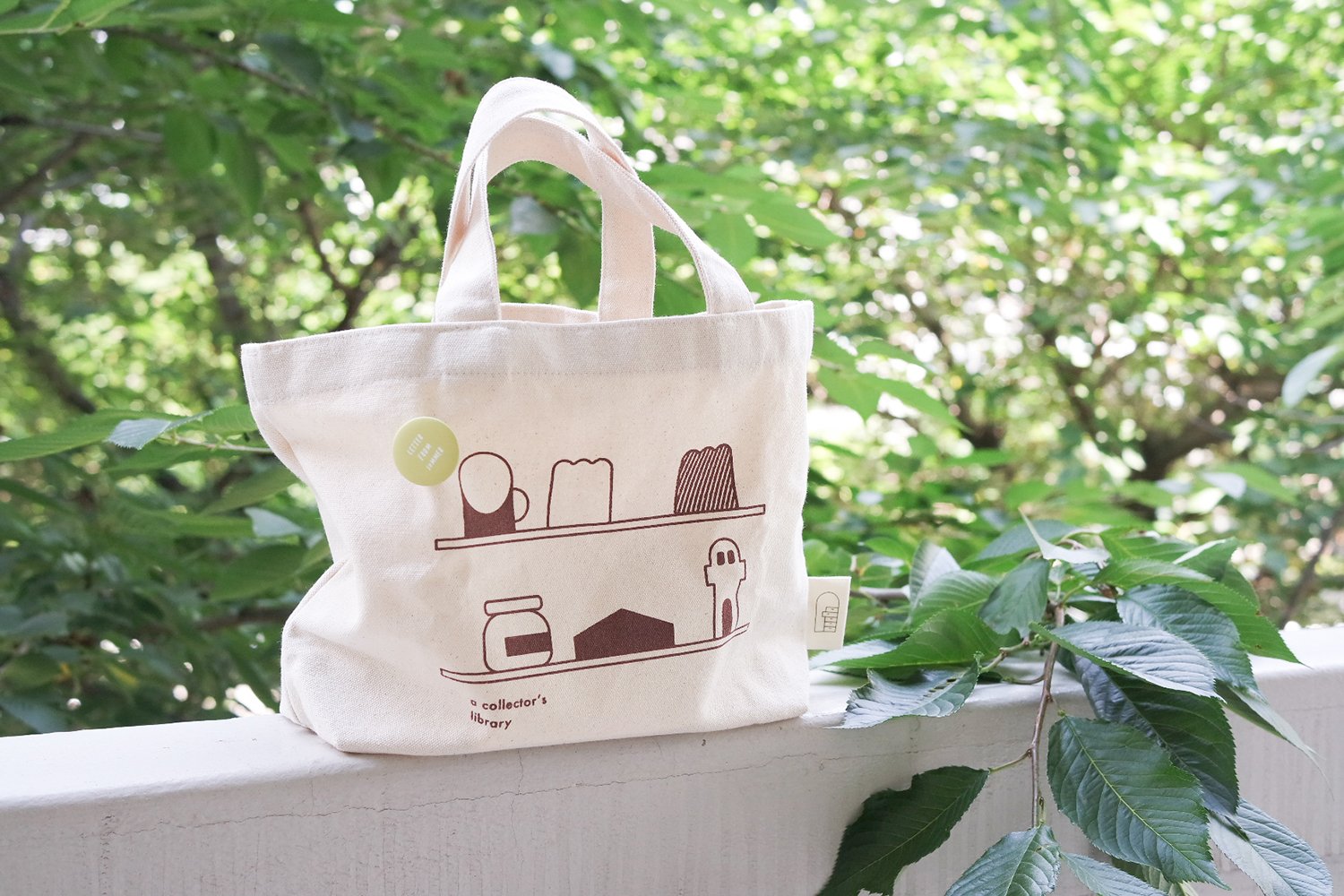 a collector's library - fabric bag