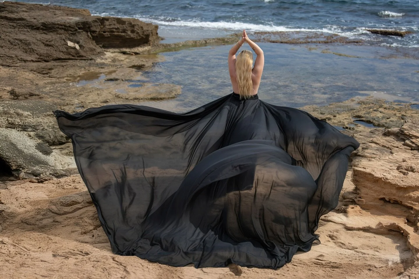 Just when she though it&rsquo;s all over- she began to fly. 🐦&zwj;🔥

Just like a butterfly, she must be brave enough to change and become something entirely new and magical. 🧚🏾&zwj;♂️🦋

Photos by beautiful @photographer_spain_torrevieja ❤️ 
Thes