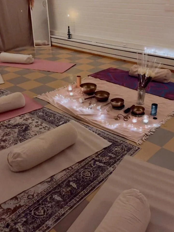 Kehoa ja mielt&auml; helliv&auml; joogatapahtuma tulee taas tammikuussa, 22.01.2026 klo 17.00-19.30.

T&auml;m&auml; tapahtuma hellii kehoa ja mielt&auml; lempe&auml;n joogan ja erilaisten kehorentoutustekniikoiden parissa.

Tapahtuma alkaa palauttav