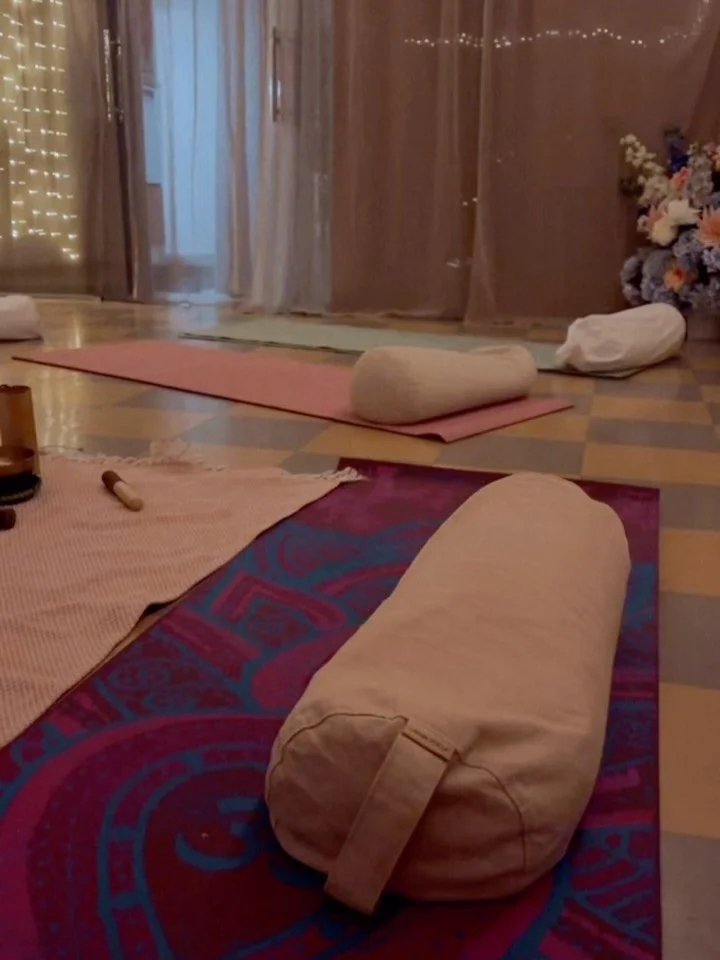 Save the date 💌
Tiedustelitte seuraavan tapahtuman ajankohtaa ja se olisi n&auml;in ollen torstaina 19.3. klo 17.00-19.30.

T&auml;m&auml; tapahtuma hellii kehoa ja mielt&auml; lempe&auml;n joogan ja erilaisten kehorentoutustekniikoiden parissa.

Ta