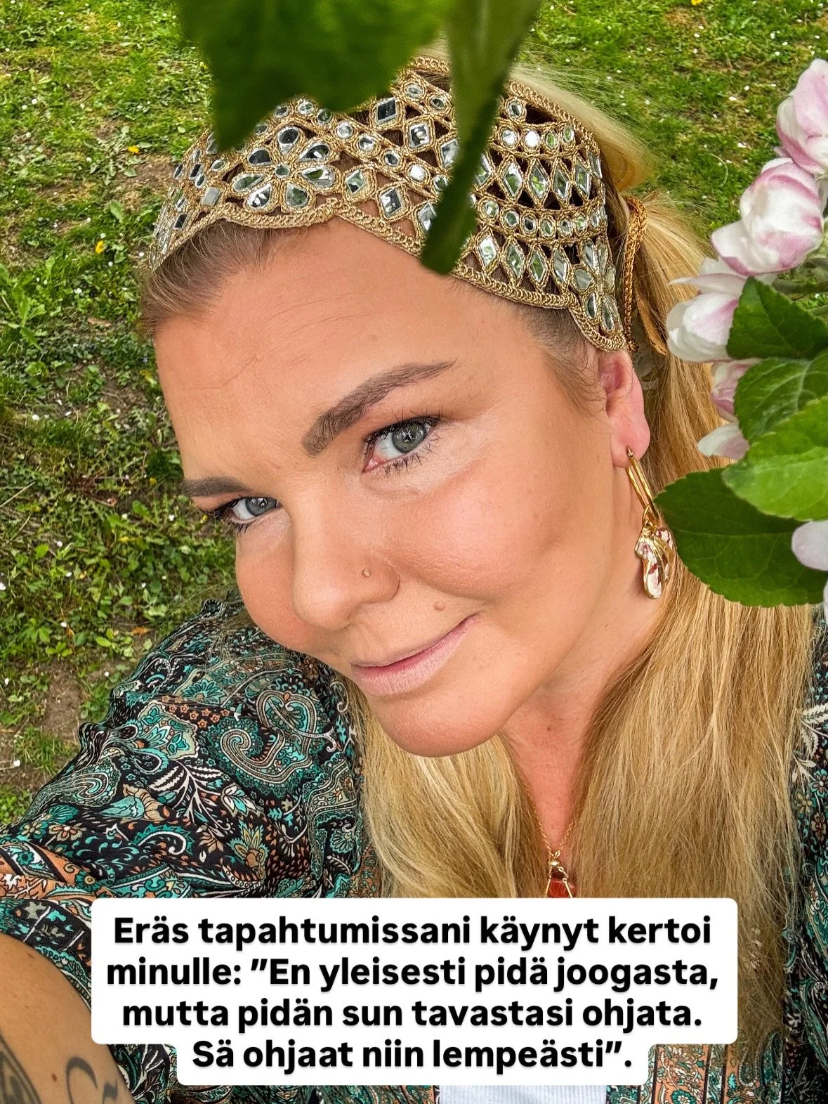 Er&auml;s tapahtumissani k&auml;ynyt kertoi minulle: &rdquo;En yleisesti pid&auml; joogasta, mutta pid&auml;n sun tavastasi ohjata. S&auml; ohjaat niin lempe&auml;sti&rdquo;.

Ajattelen sanoin. Olen k&auml;ynyt sellaisilla tunneilla itsekin, ett&auml