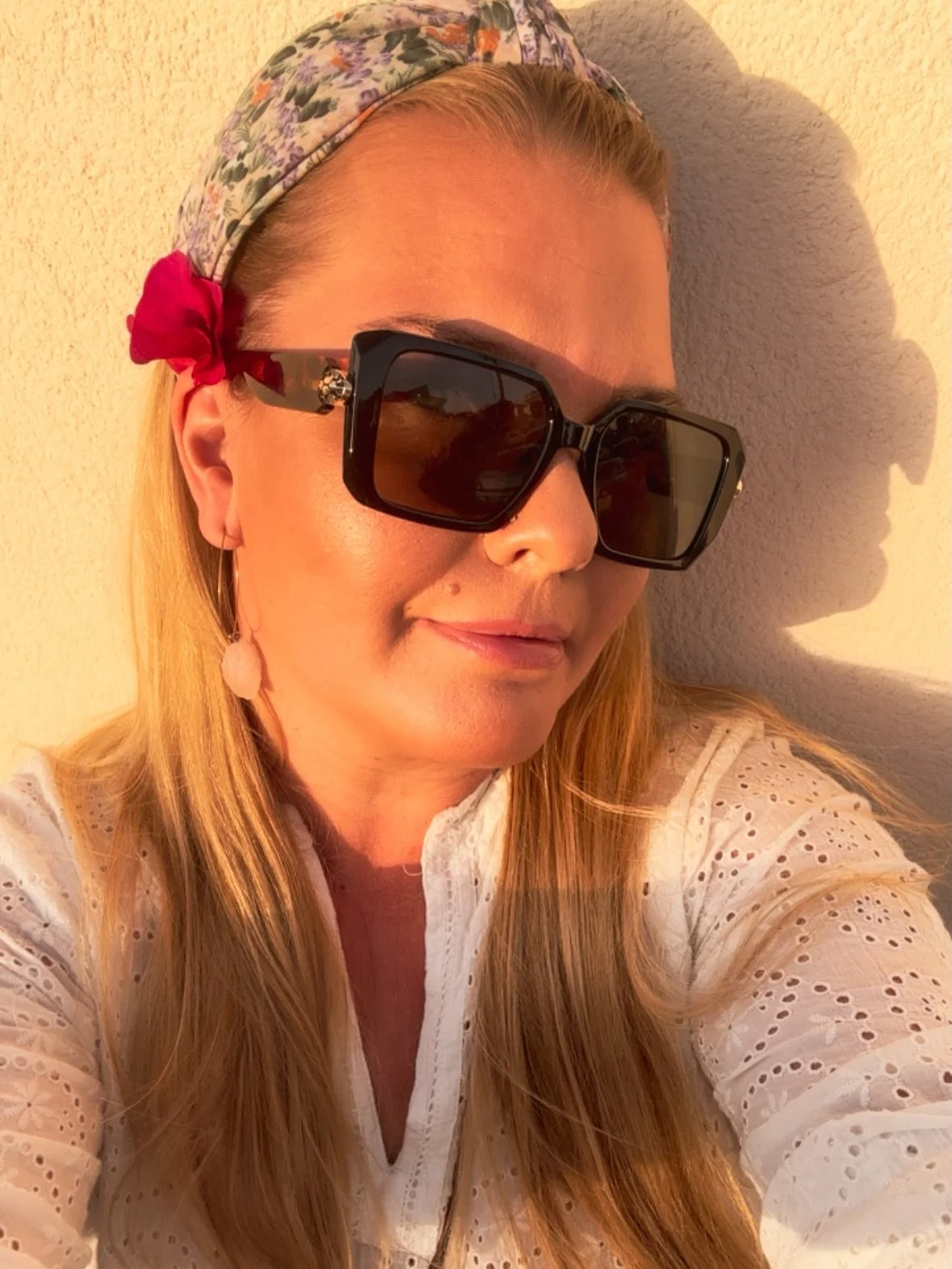 When inspiration strikes!👩🏼&zwj;🎨

Even when you are in flow, it doesen&rsquo;t mean that everything else in life is in perfect balance and harmony. It might be (and usually is) just the oppositie - a complete mess. But when you reach a flow state