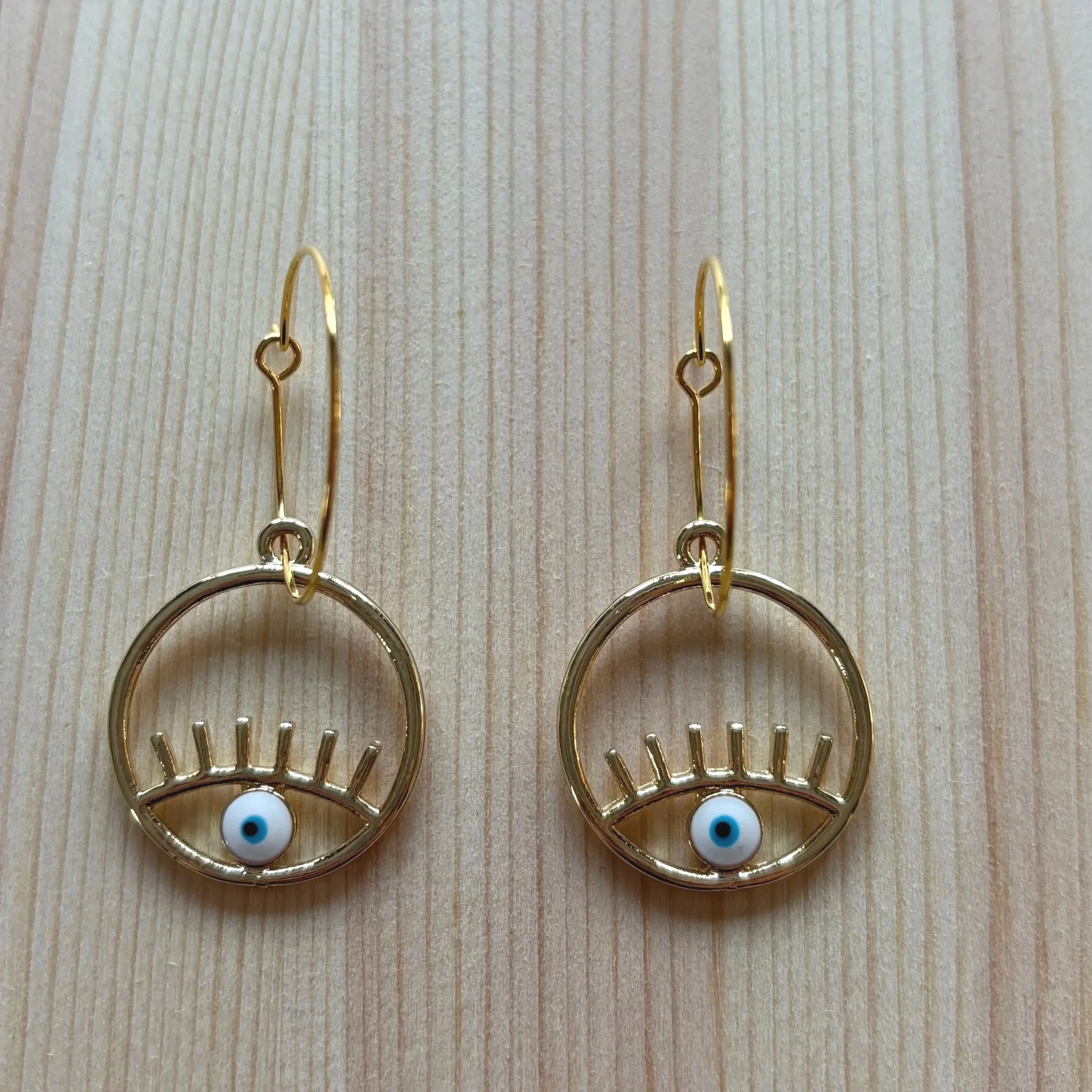 All seeing eye - korvakorut